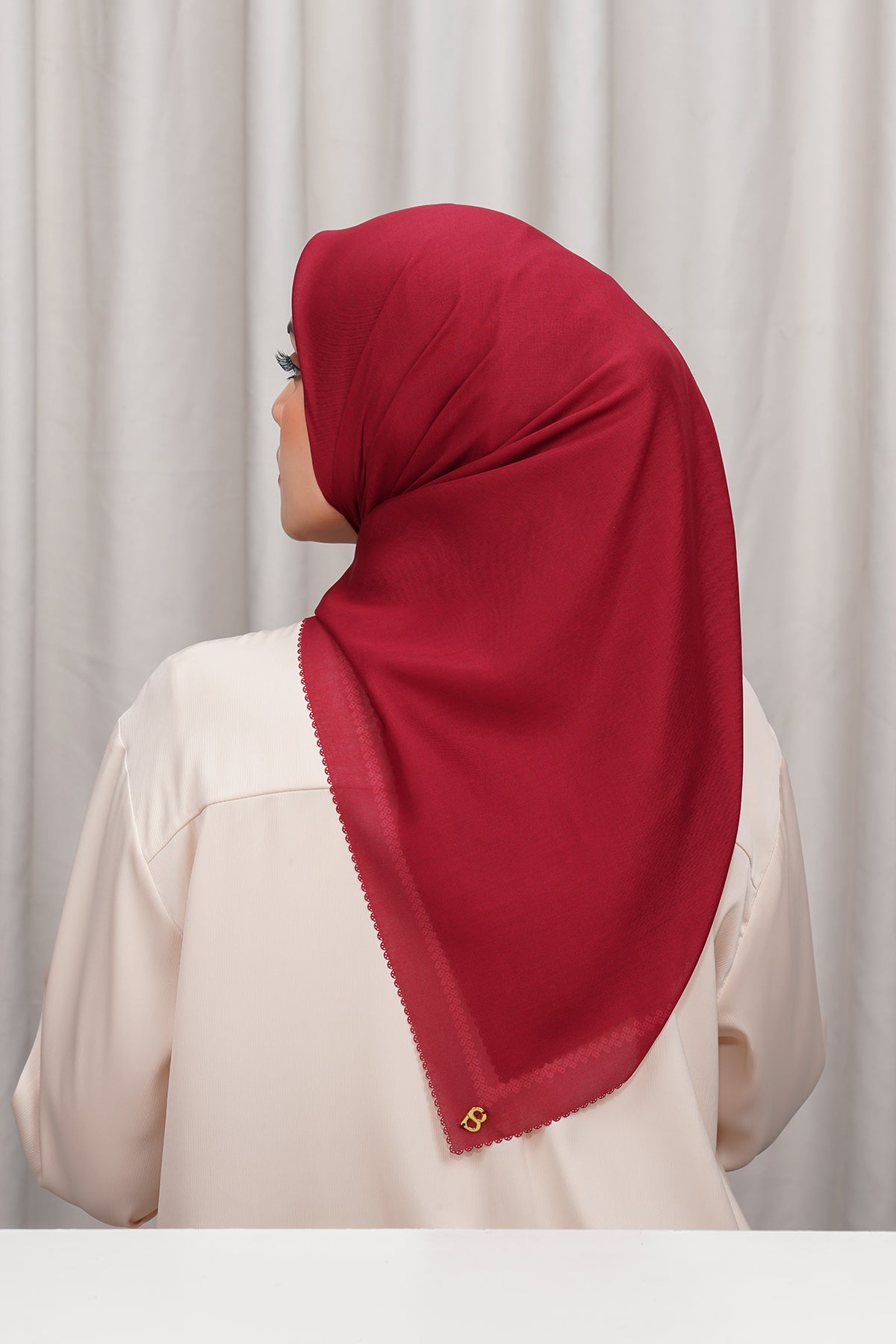 Today's Scarf - Red Dahlia