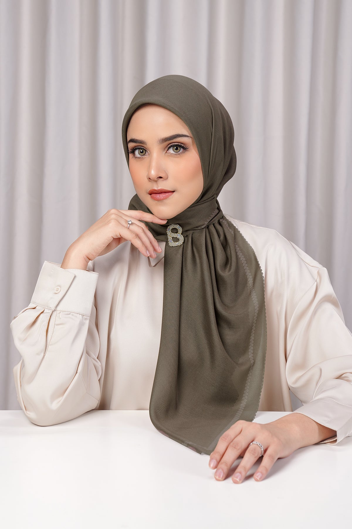 Bugünün Eşarbı - Tik