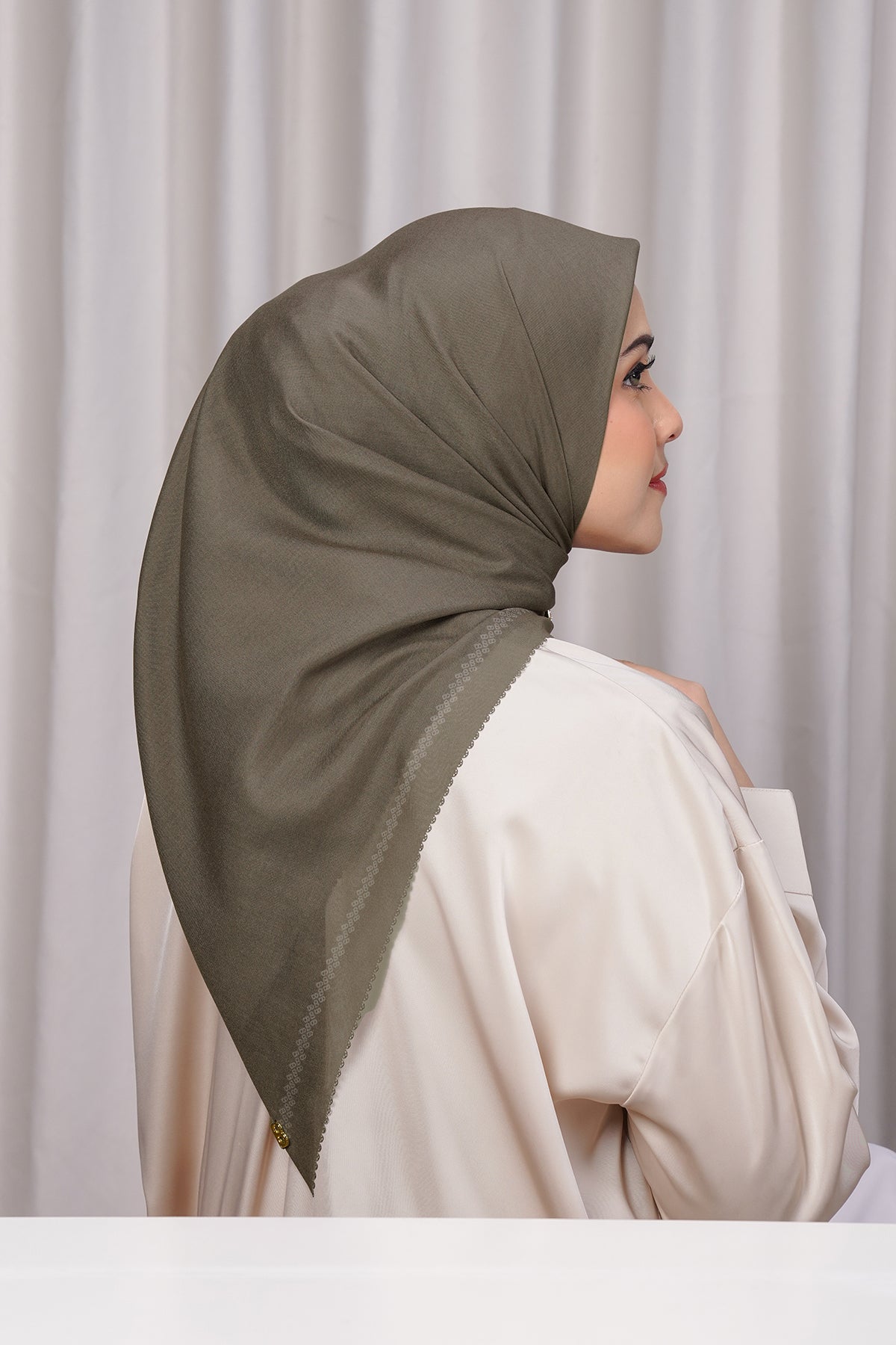 Bugünün Eşarbı - Tik