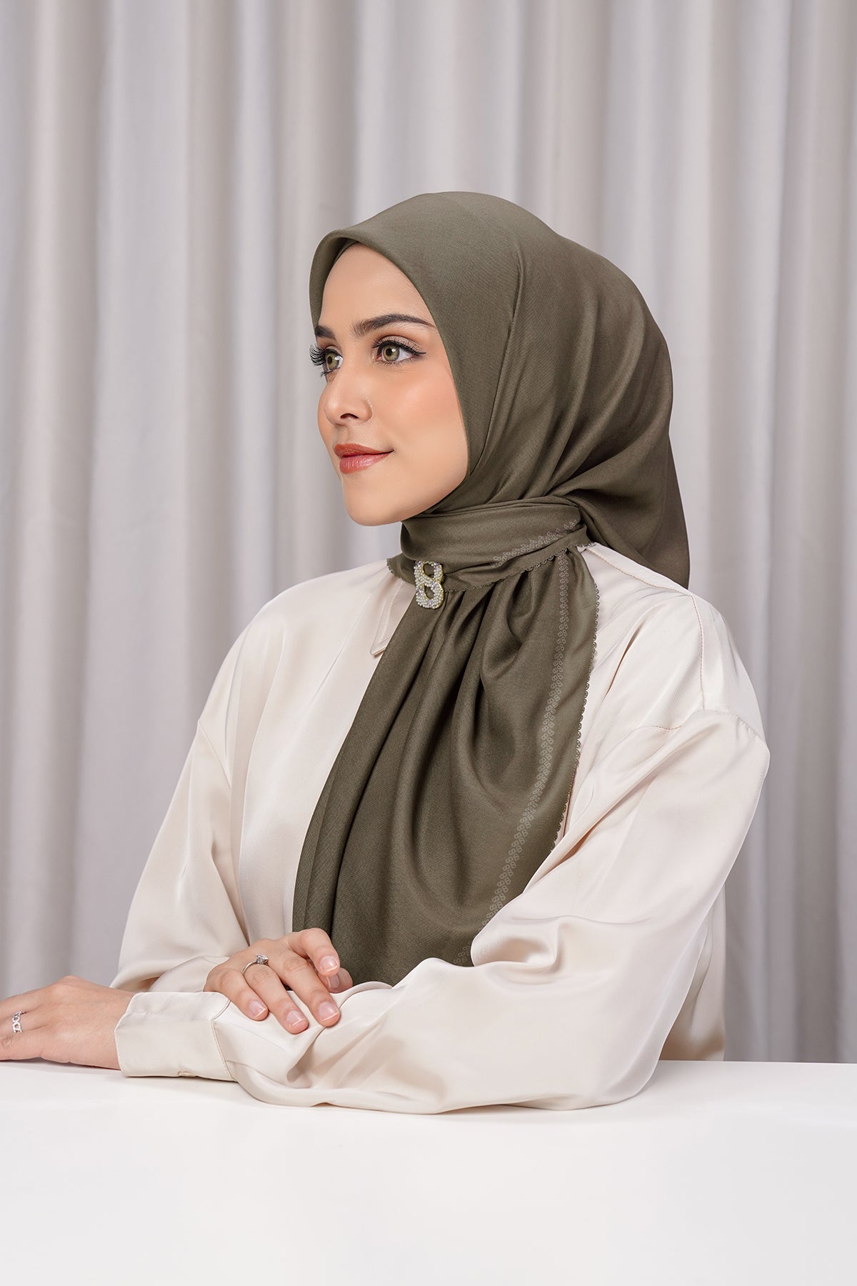 Bugünün Eşarbı - Tik