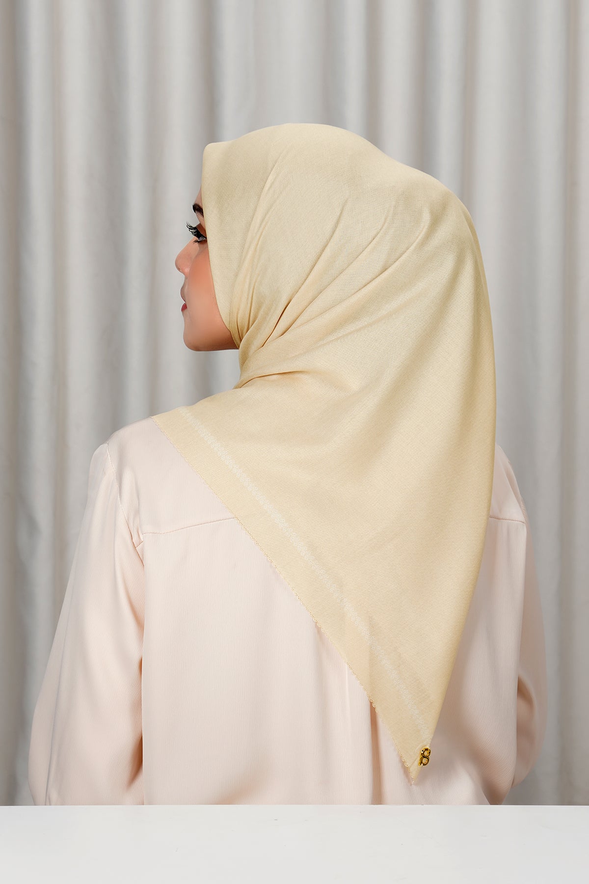 Today's Scarf - Vanilla