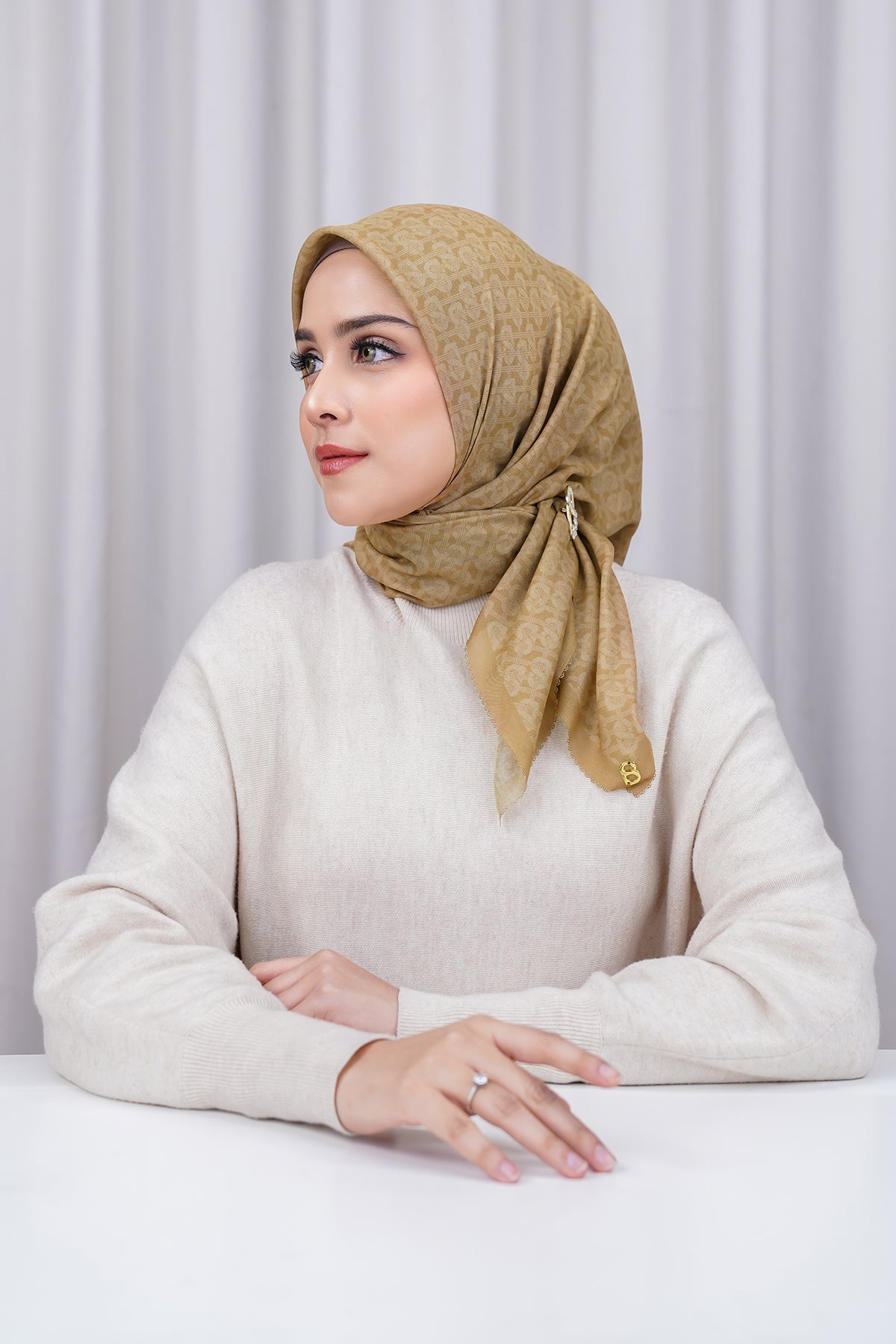 Hasır Voile Kare - Ağaç Çalıkuşu