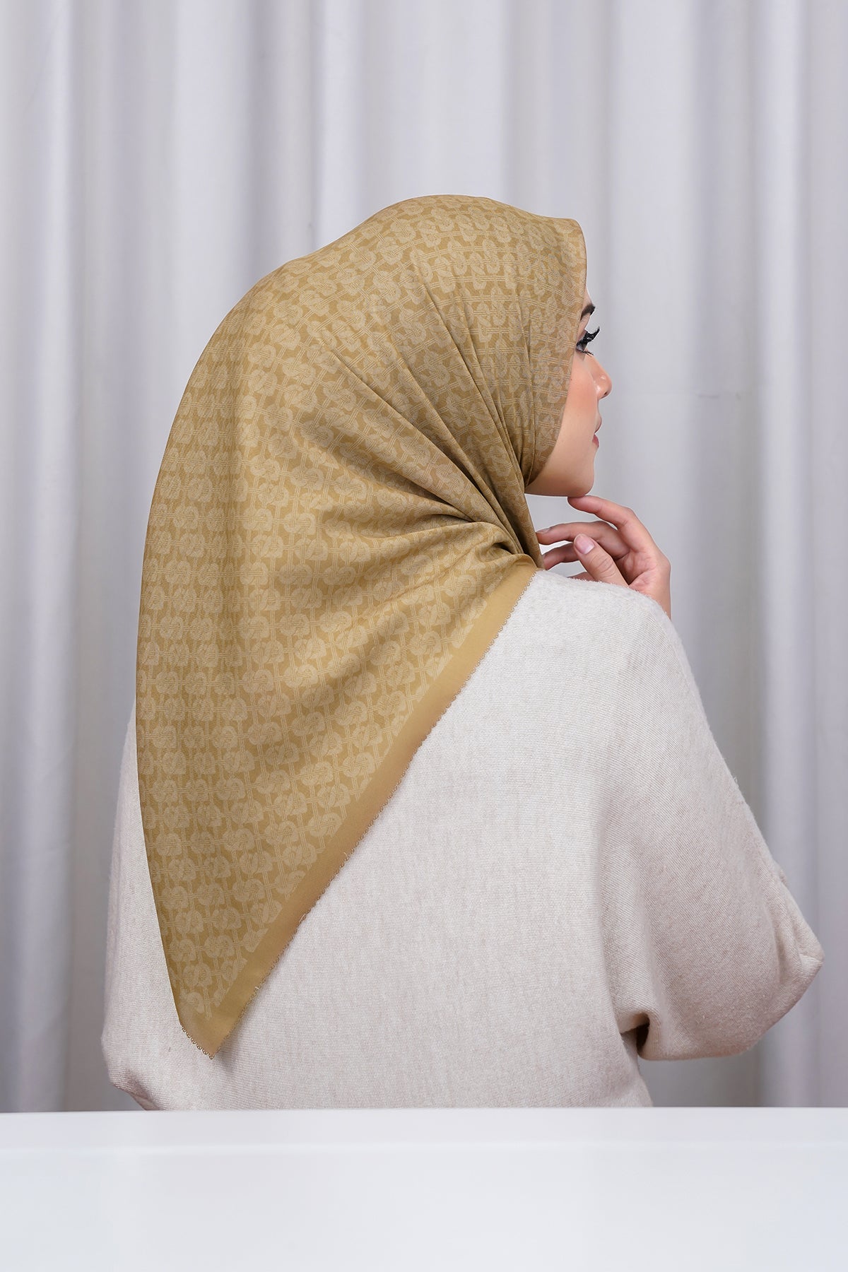 Hasır Voile Kare - Ağaç Çalıkuşu