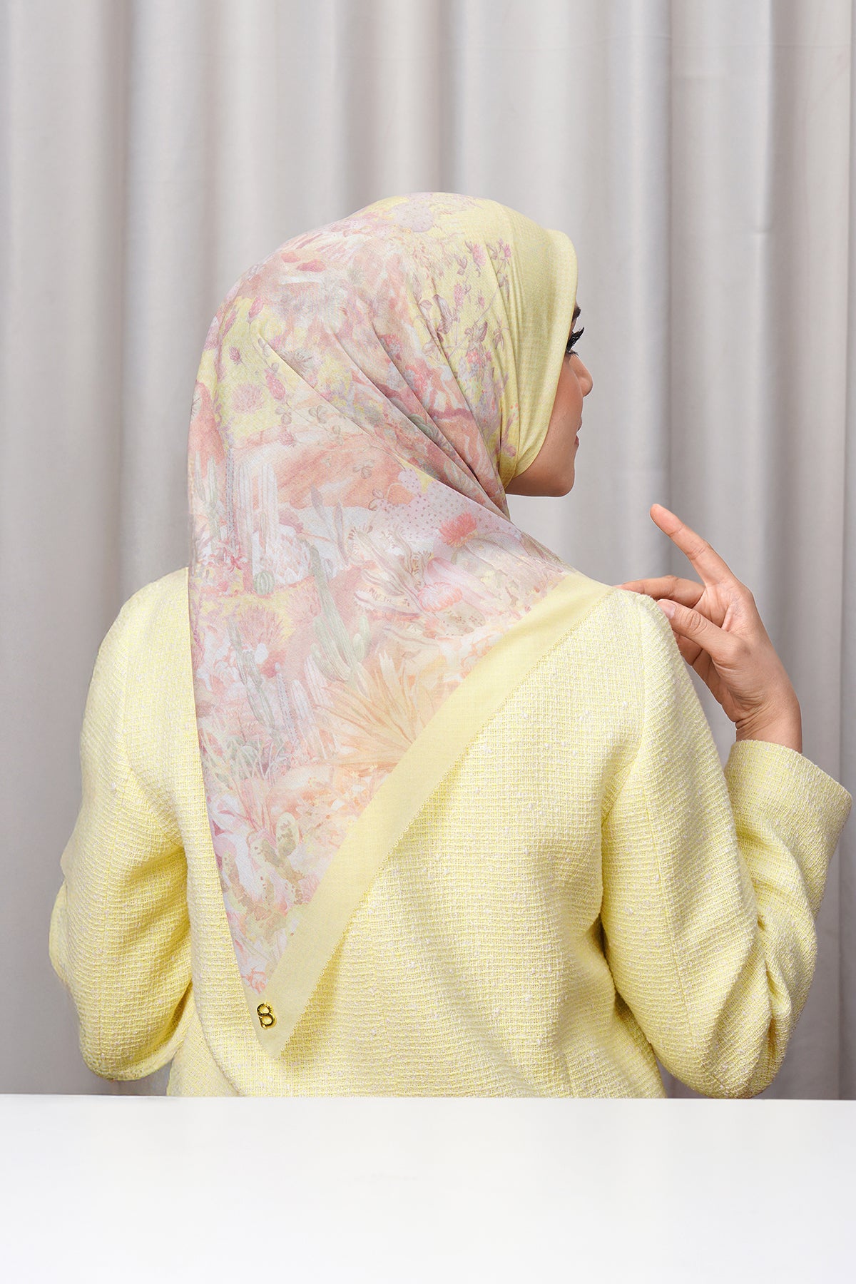 The Yucca Square - Acacia