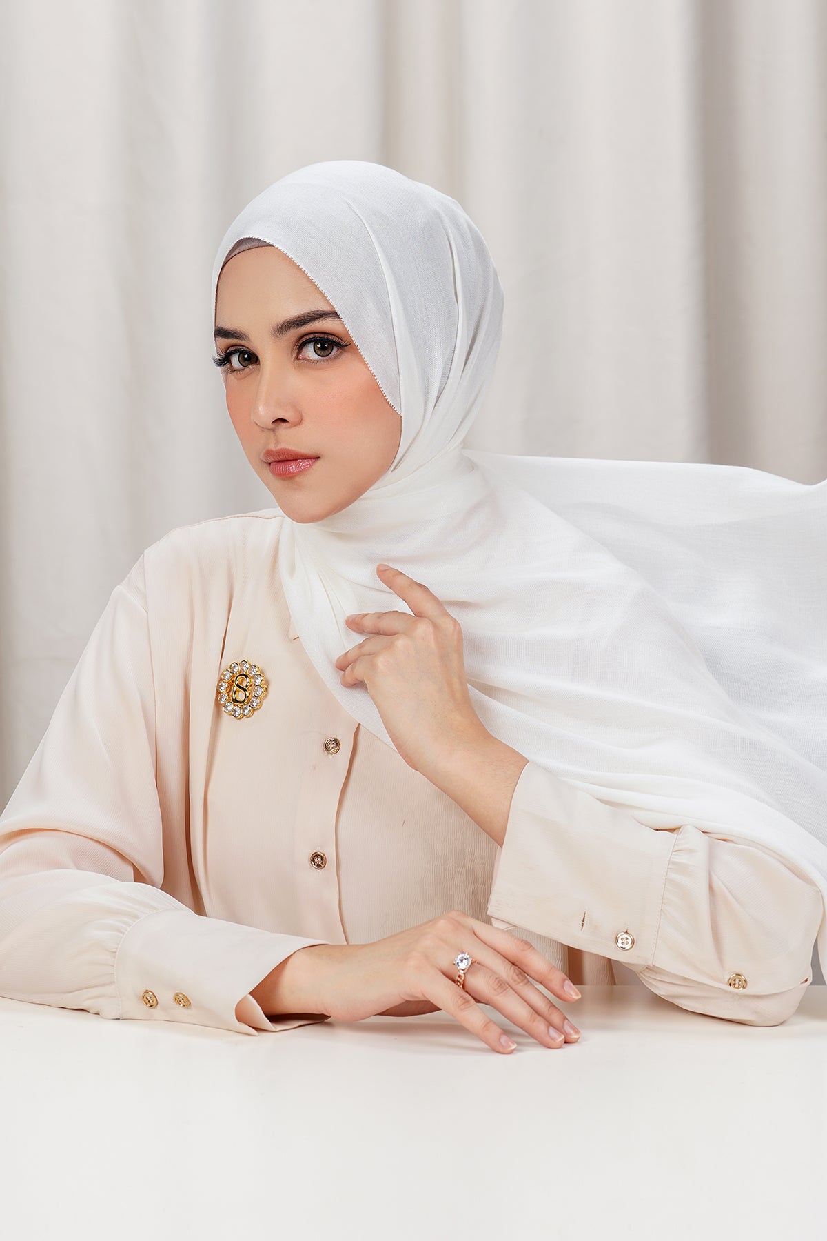 Yura Şal - Doğal Beyaz