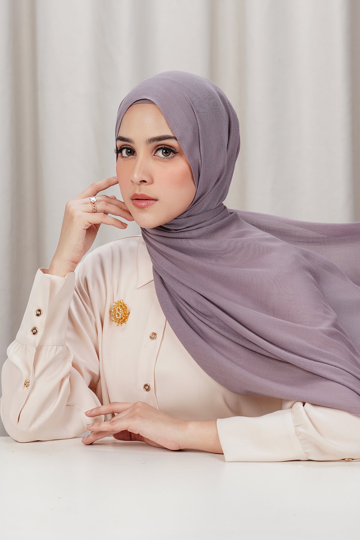 Yura Şal - Mor Güvercin