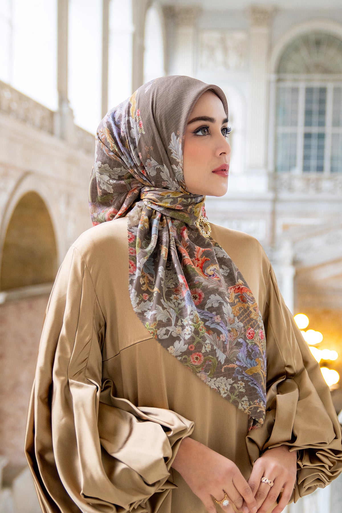 Royale - Grandeur Square - Olivine