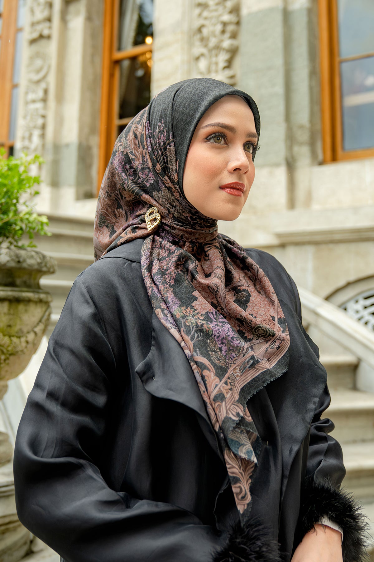 The Palace Voile Square - Royale