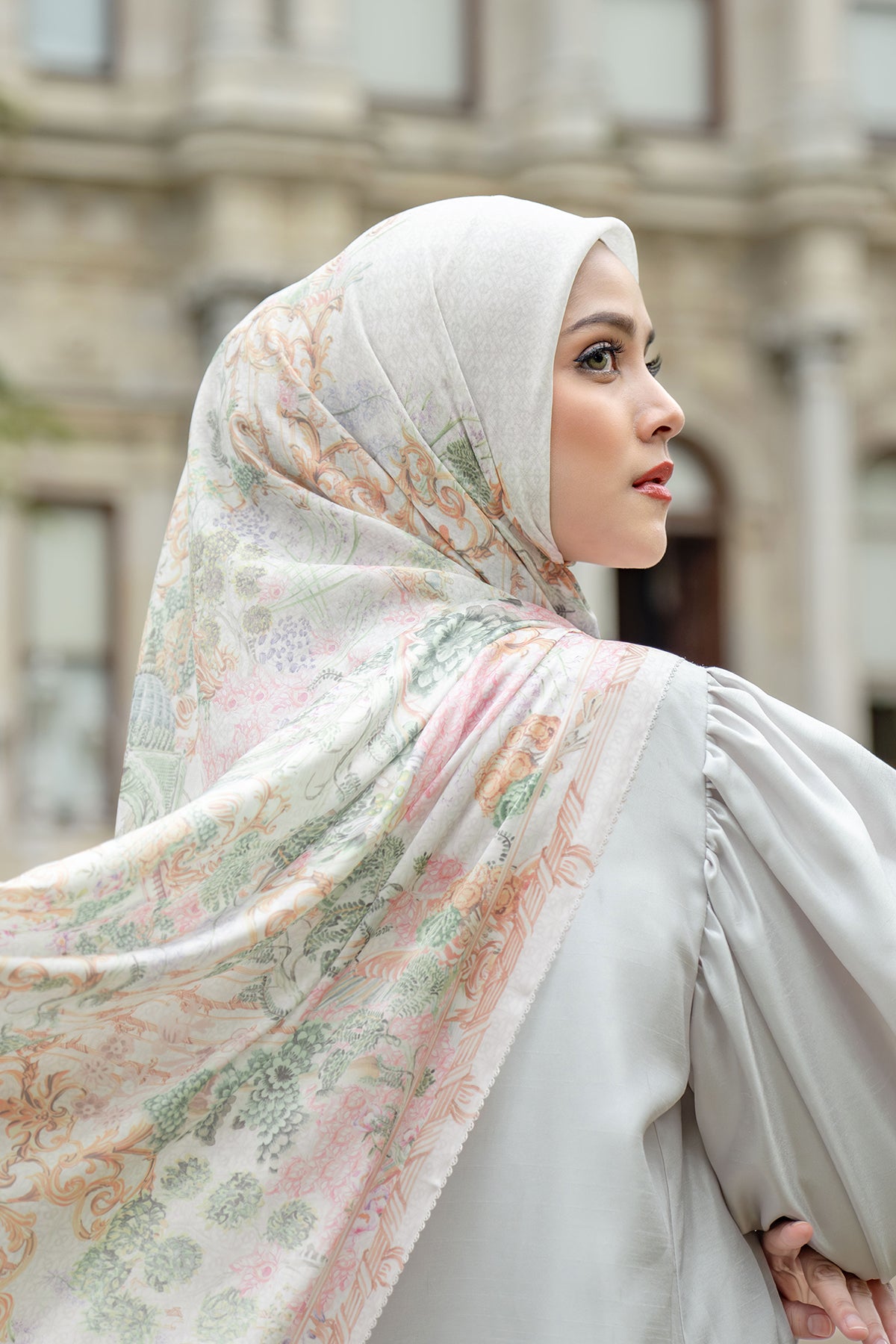 The Palace Voile Square - Serenity