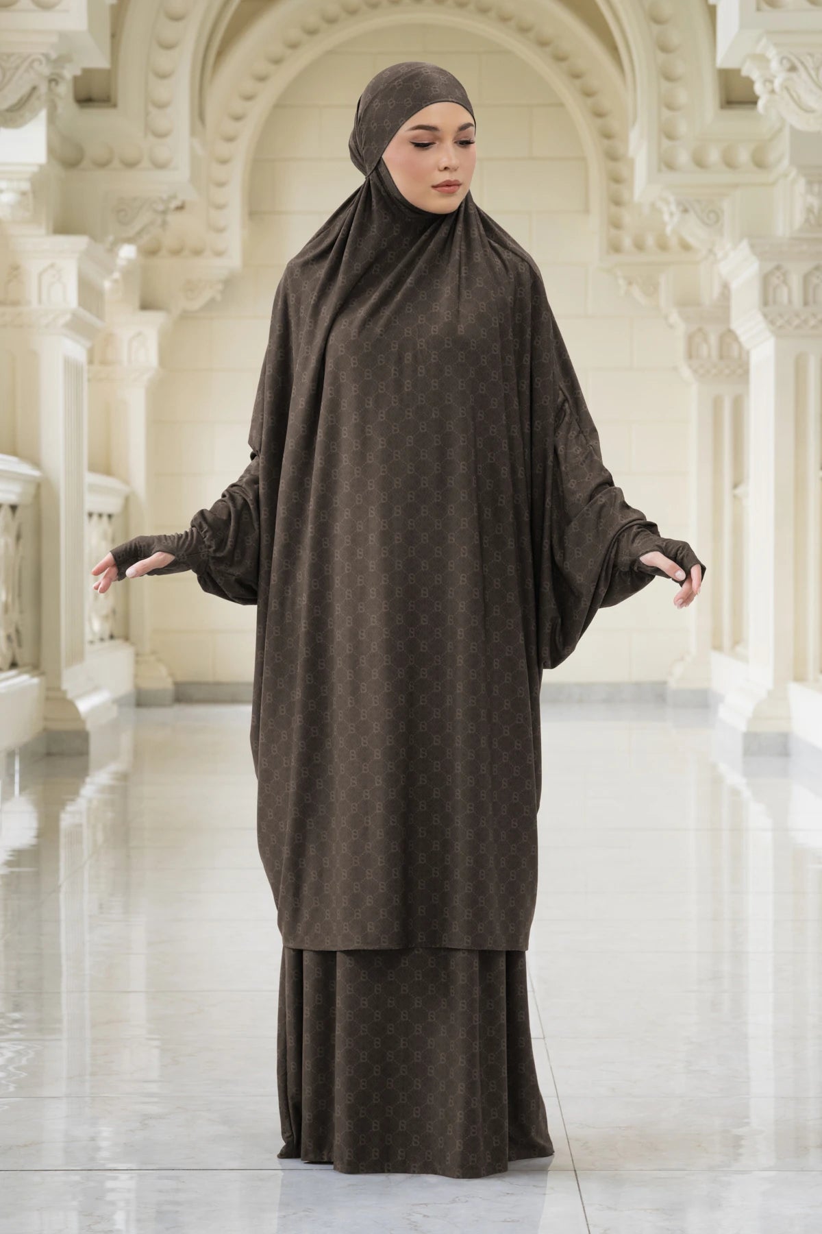 Beverly Prayer Robe - Cocoa