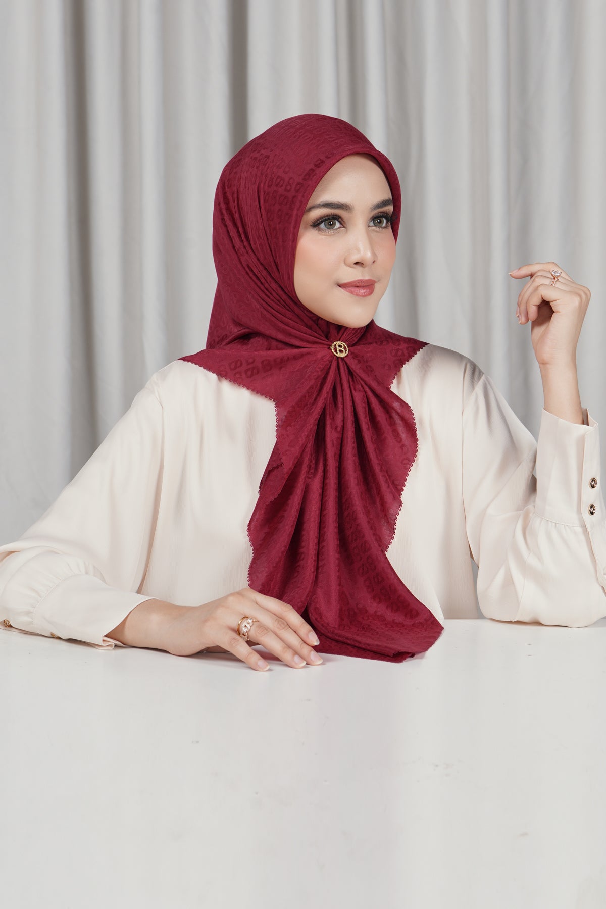 Everyday Tapis Embossed 2.0 - Red Dahlia