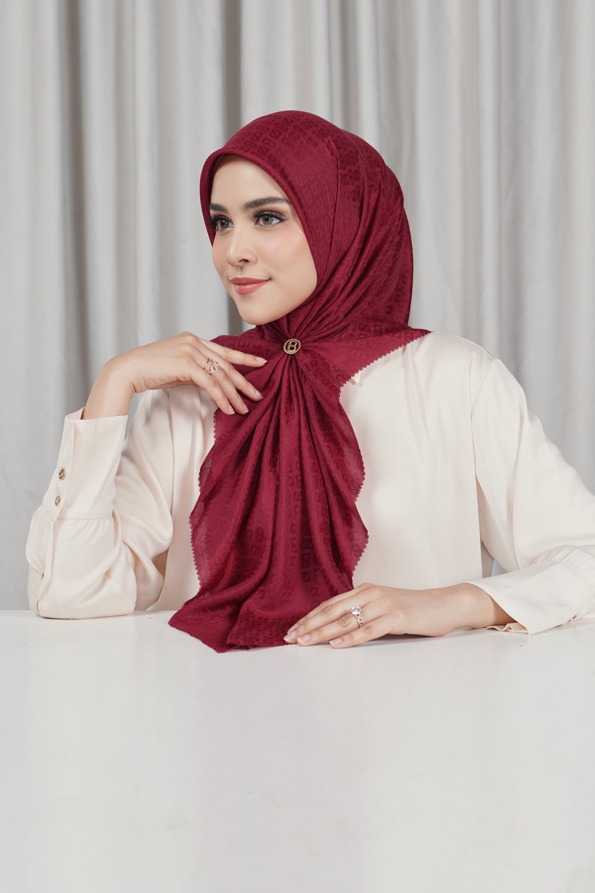 Everyday Tapis Embossed 2.0 - Red Dahlia