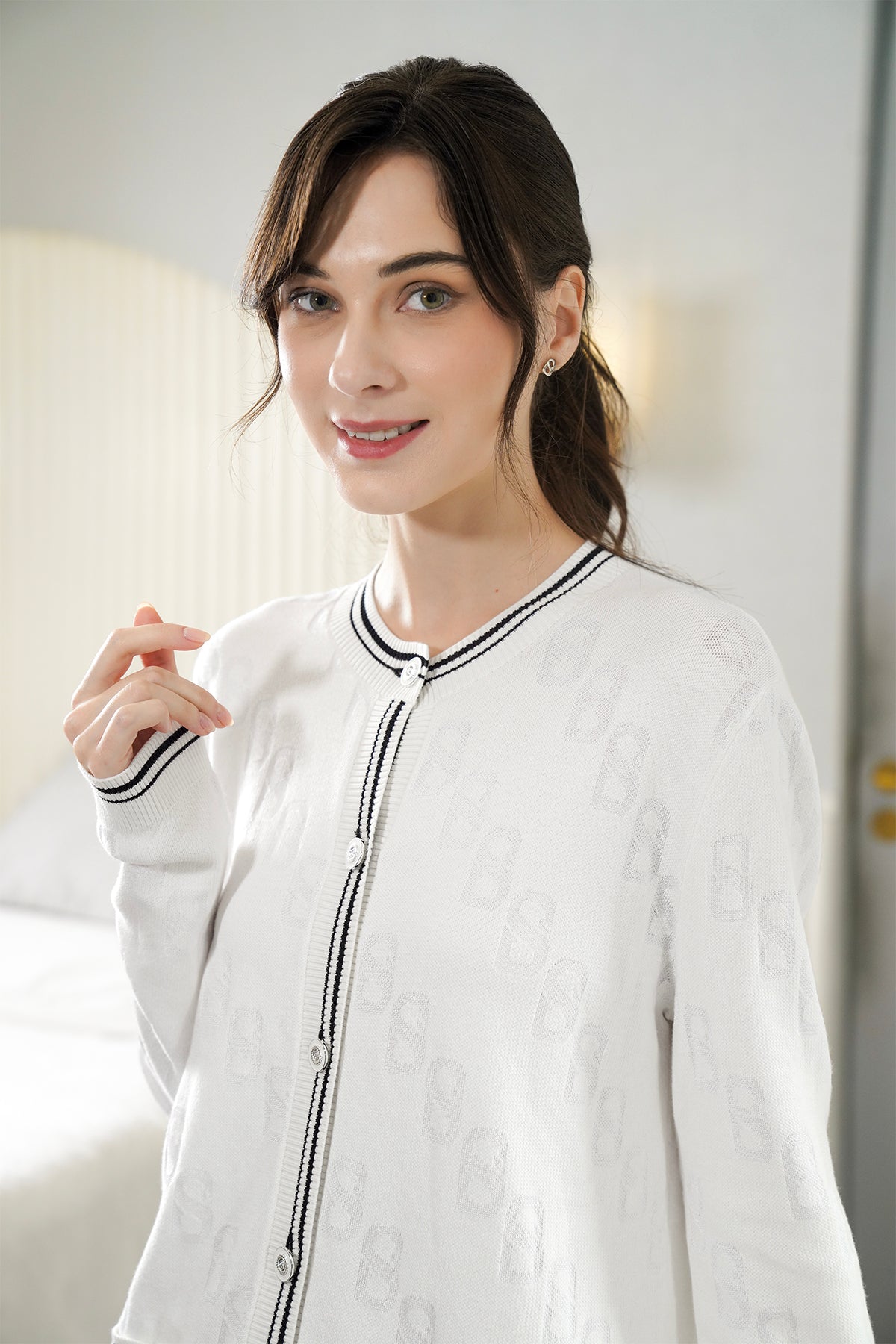 Giana Cardigan - White