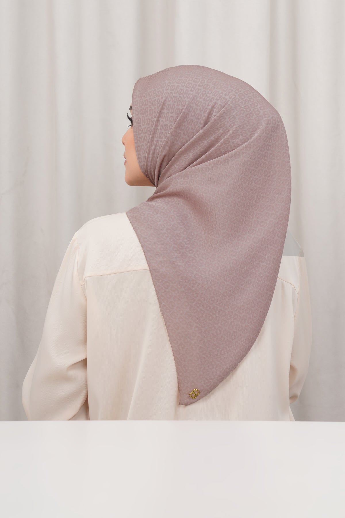 Kelly Jacquard Square - Toasted Almond