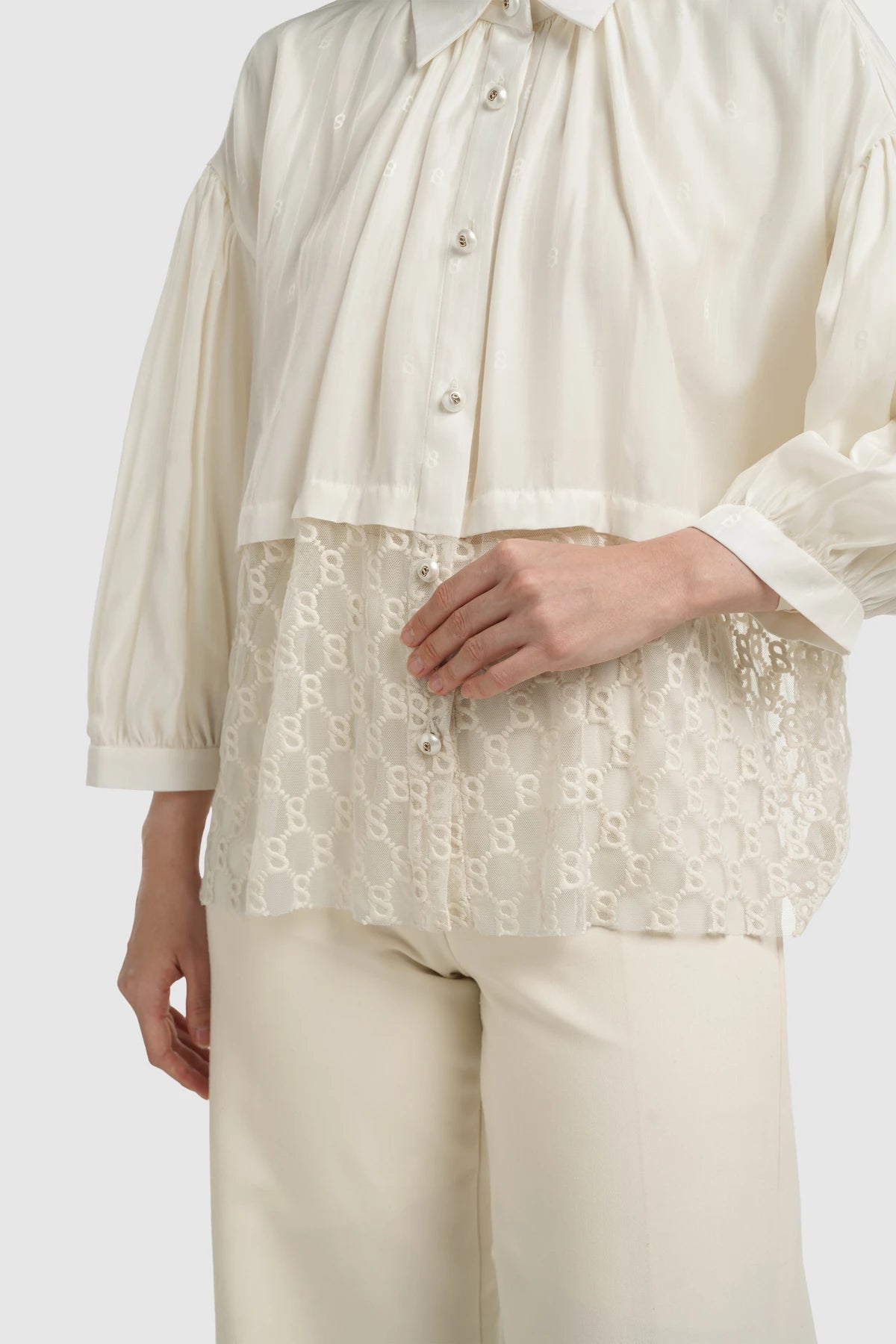 Louisa Embroidery Shirt - Ivory