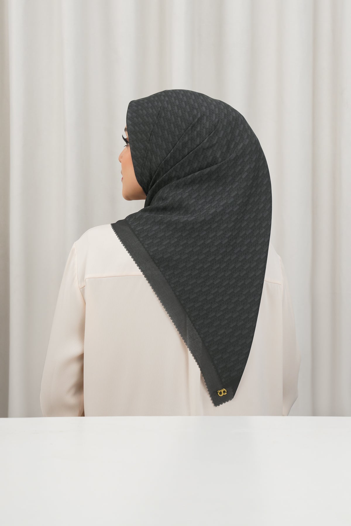 Leena Monogram Square - Jet Set