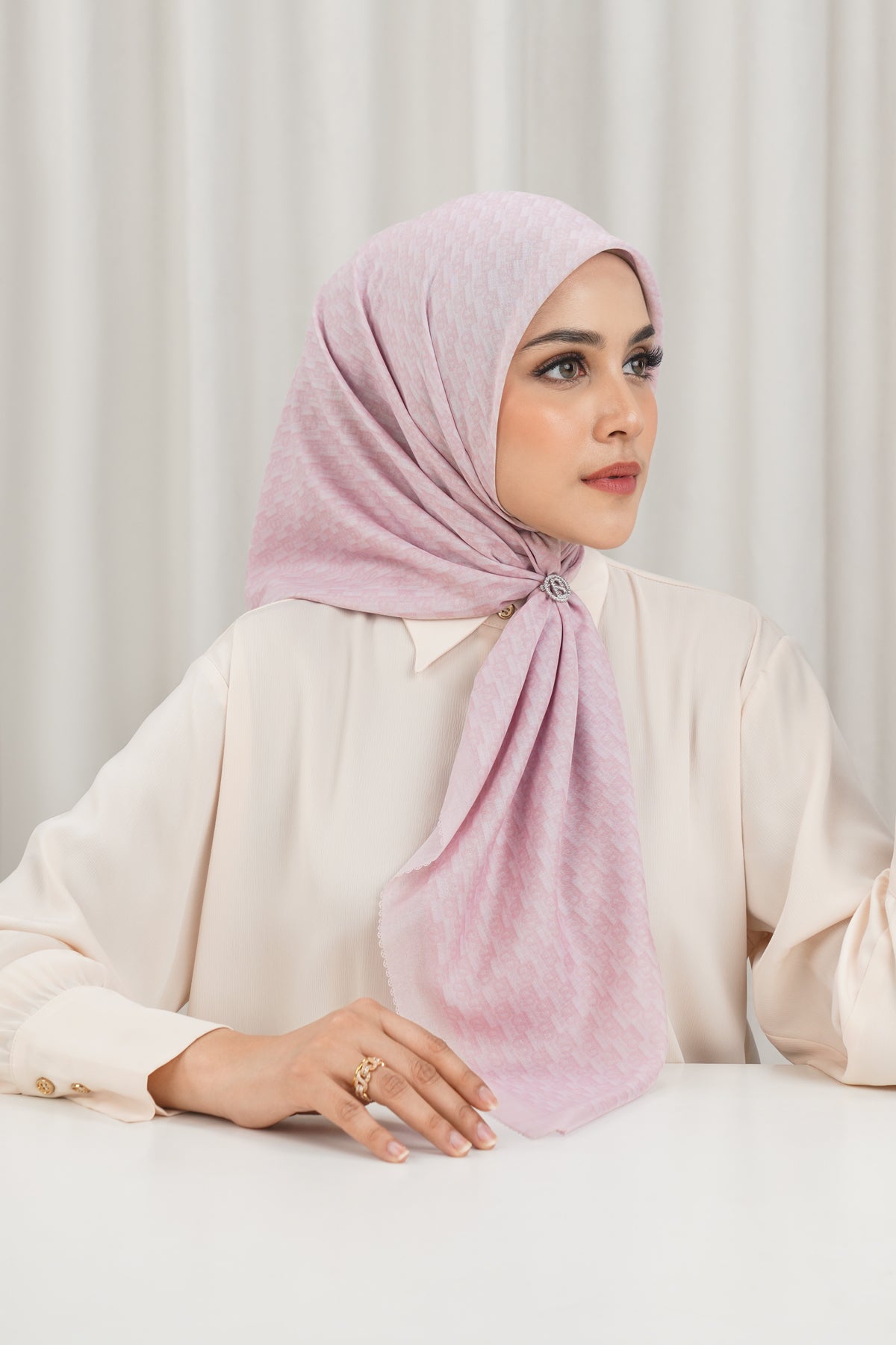 Leena Monogram Square - Pinkish Petal