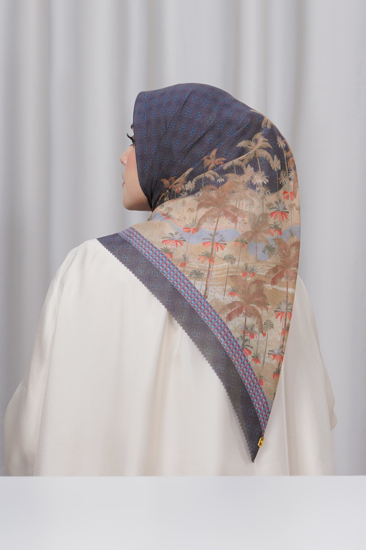 Palm Spring Square - Canal