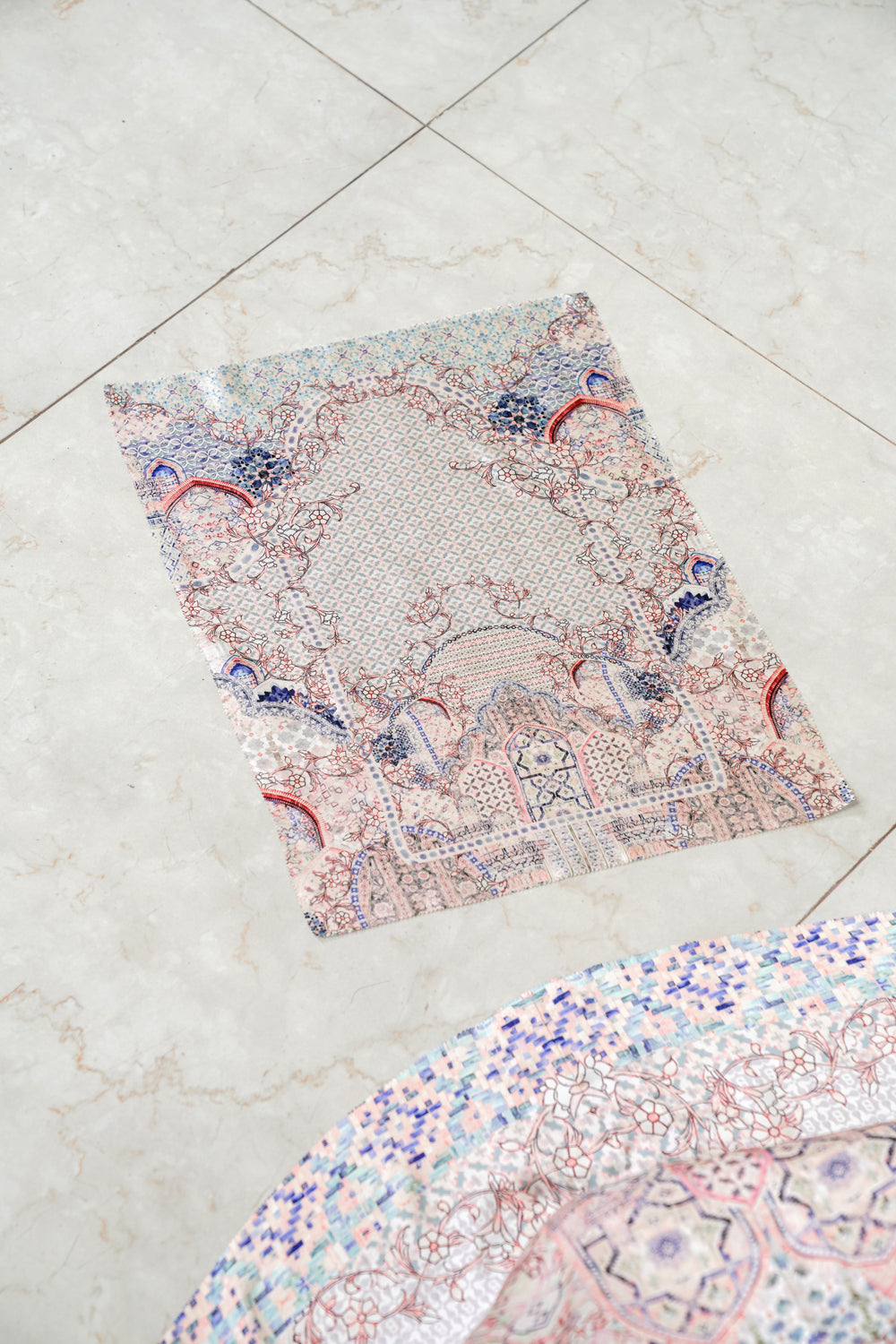 Shamara Prayer Robe - Suzani