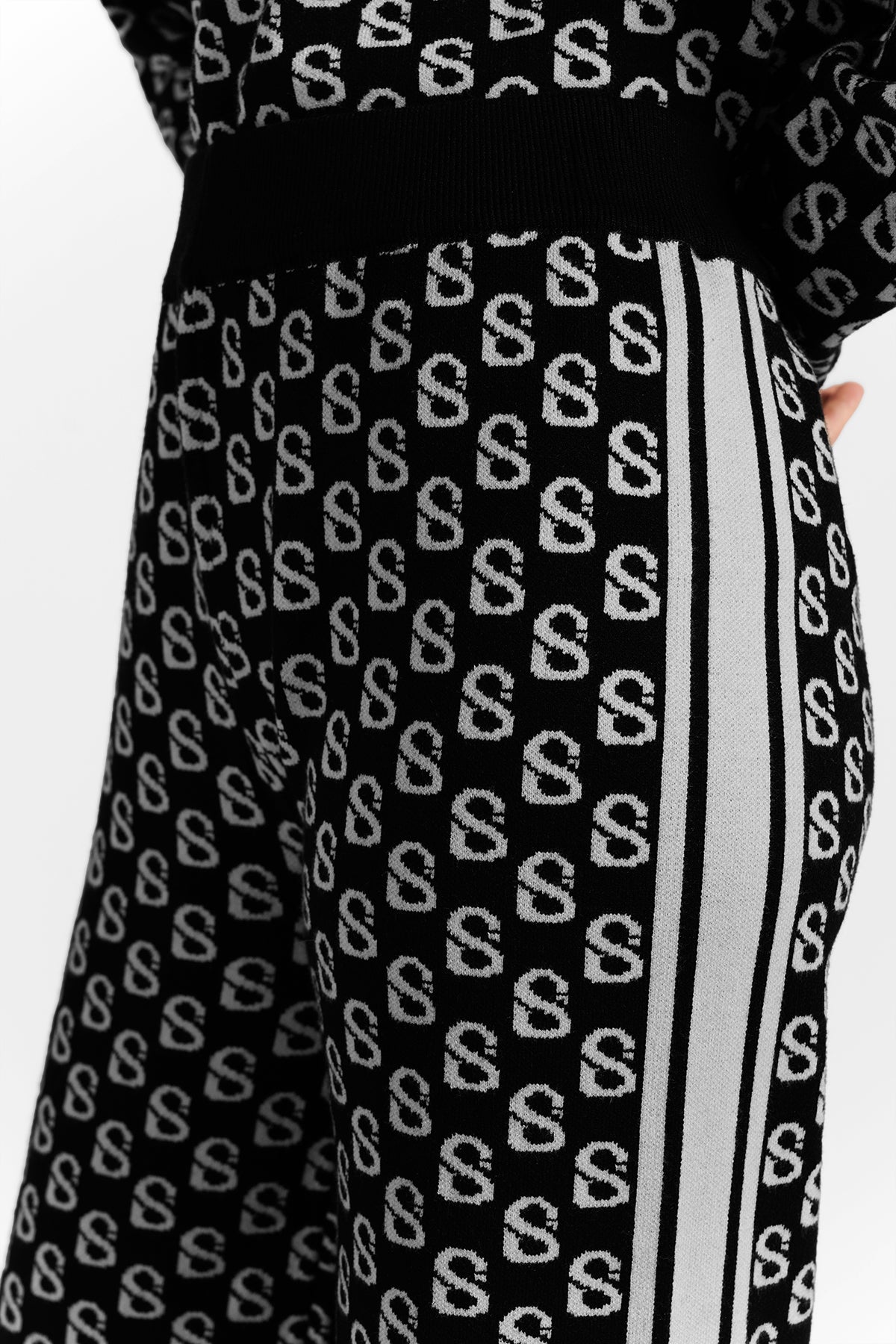 Signature Knit Set - Black