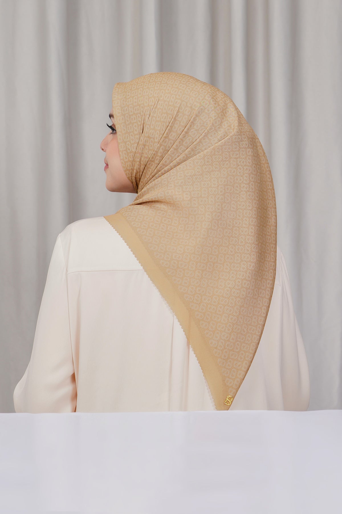 Tapis Square - Lattè