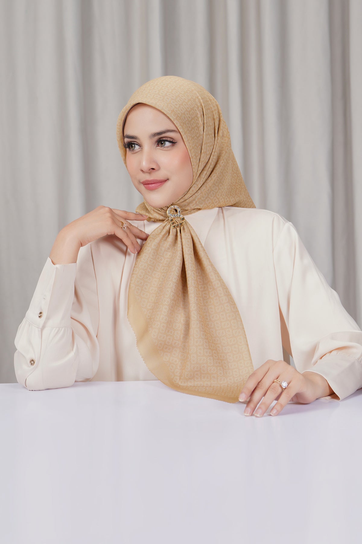 Tapis Square - Lattè