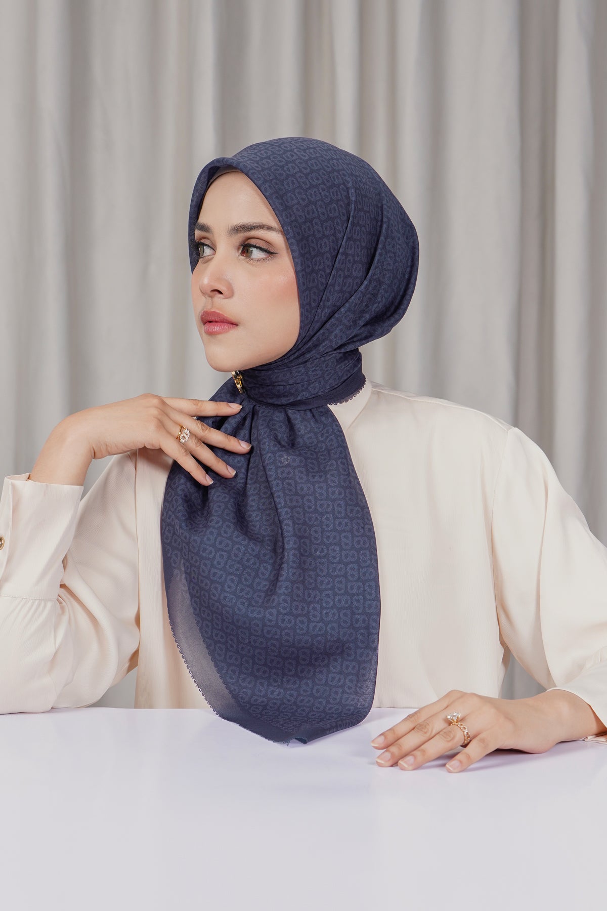 Tapis Square - Medieval Blue