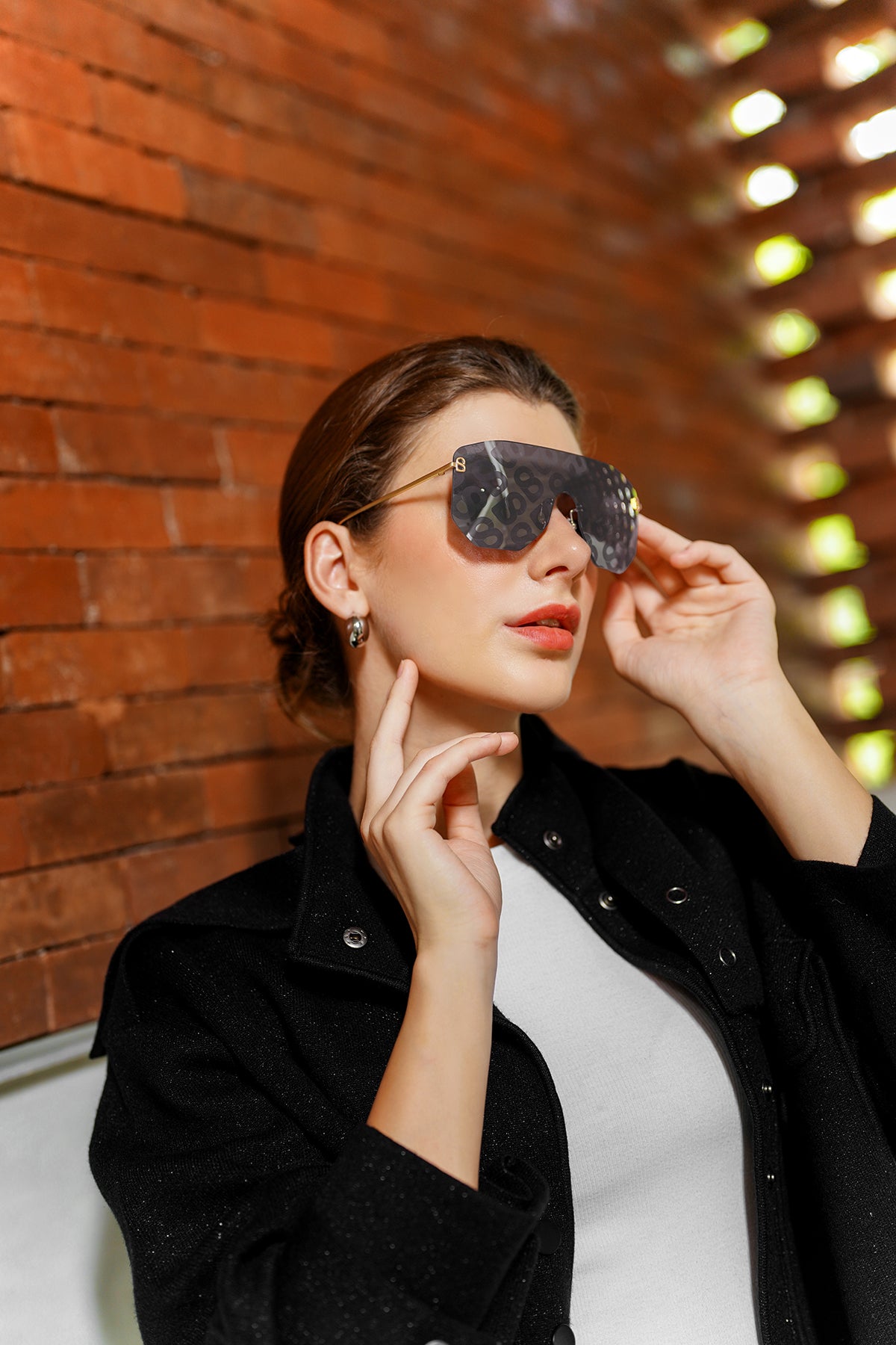 Gwen Güneş Gözlüğü - Monogram Rozet