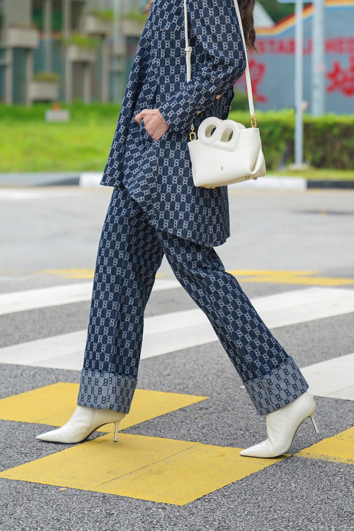 Monogram Geniş Paça Kot - Mavi