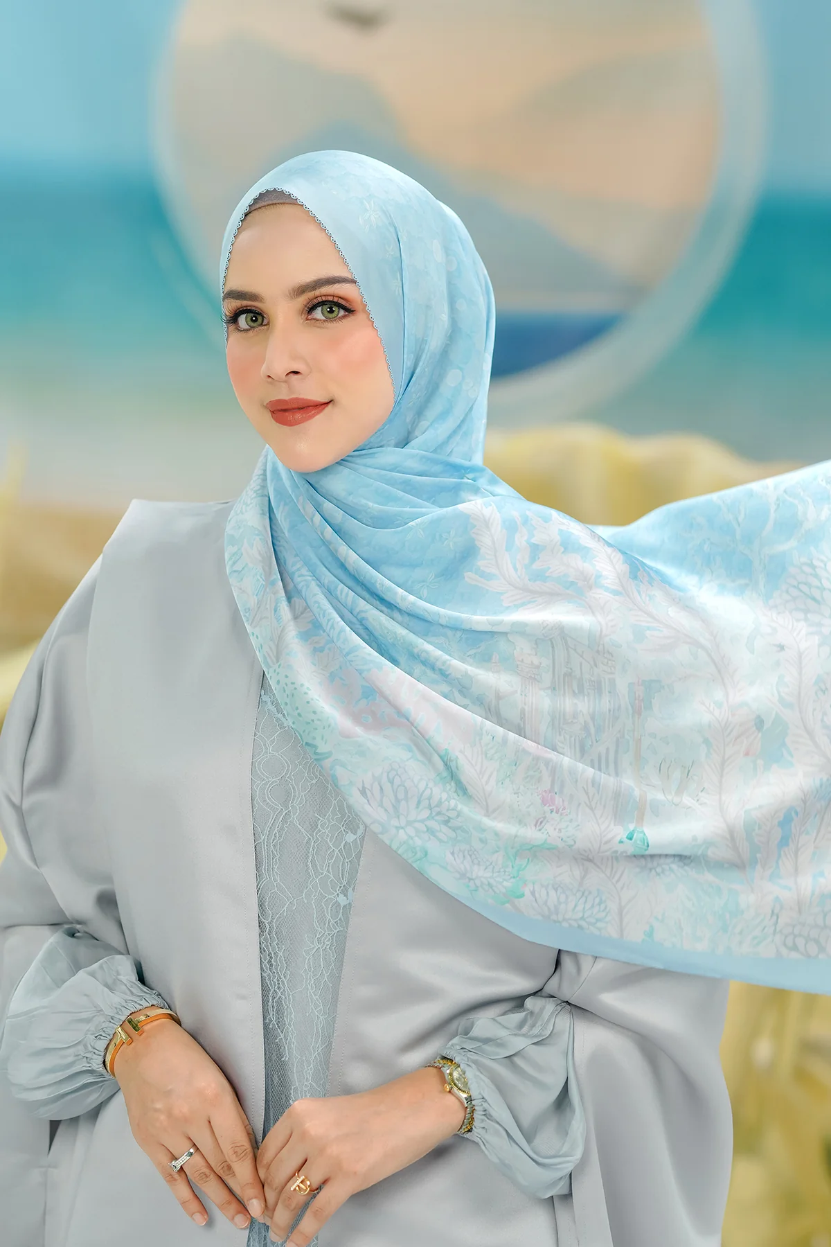 The Little Mermaid 2.0 - Reef - Satin Shawl