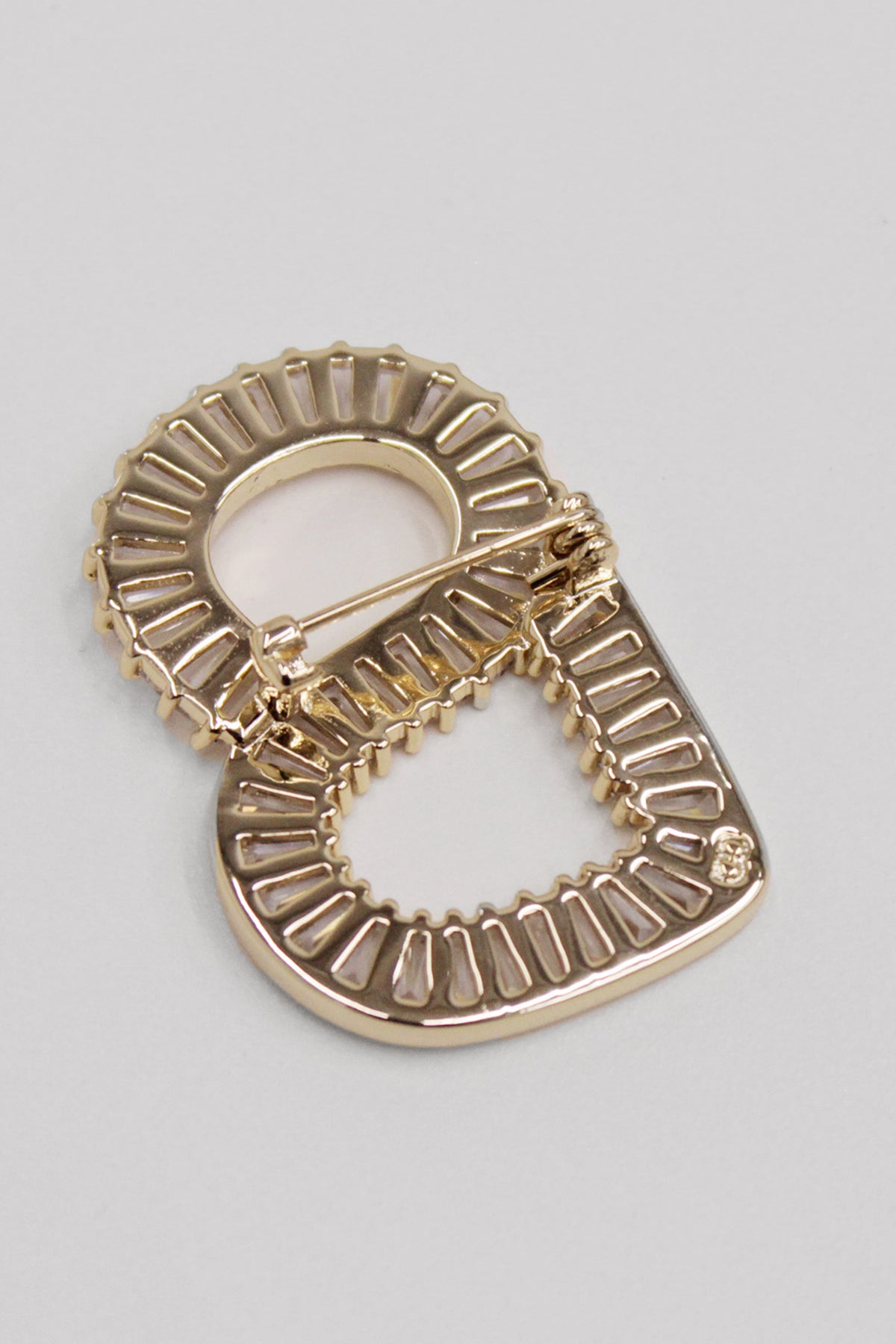 The Lavish Signature Brooch in Gold