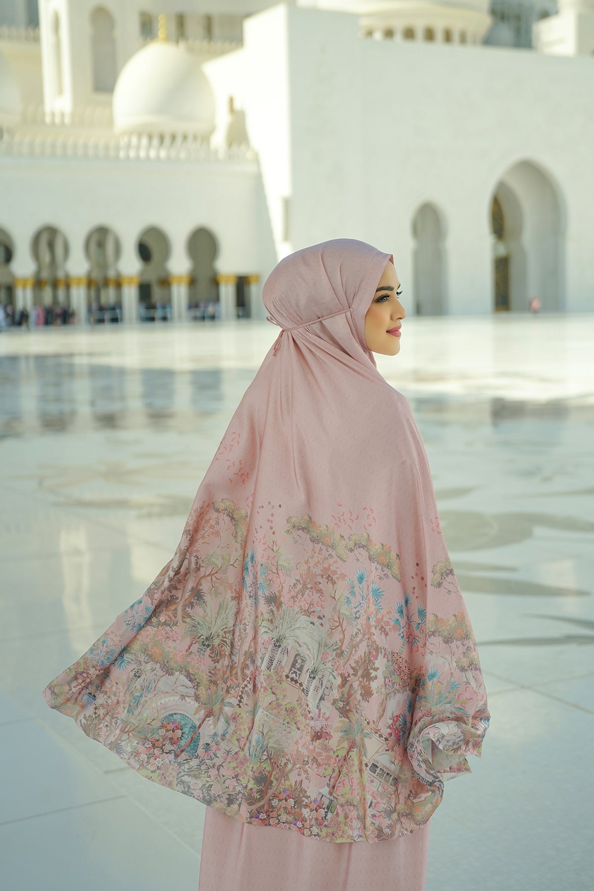 Al Qasr Prayer Robe - Lotus