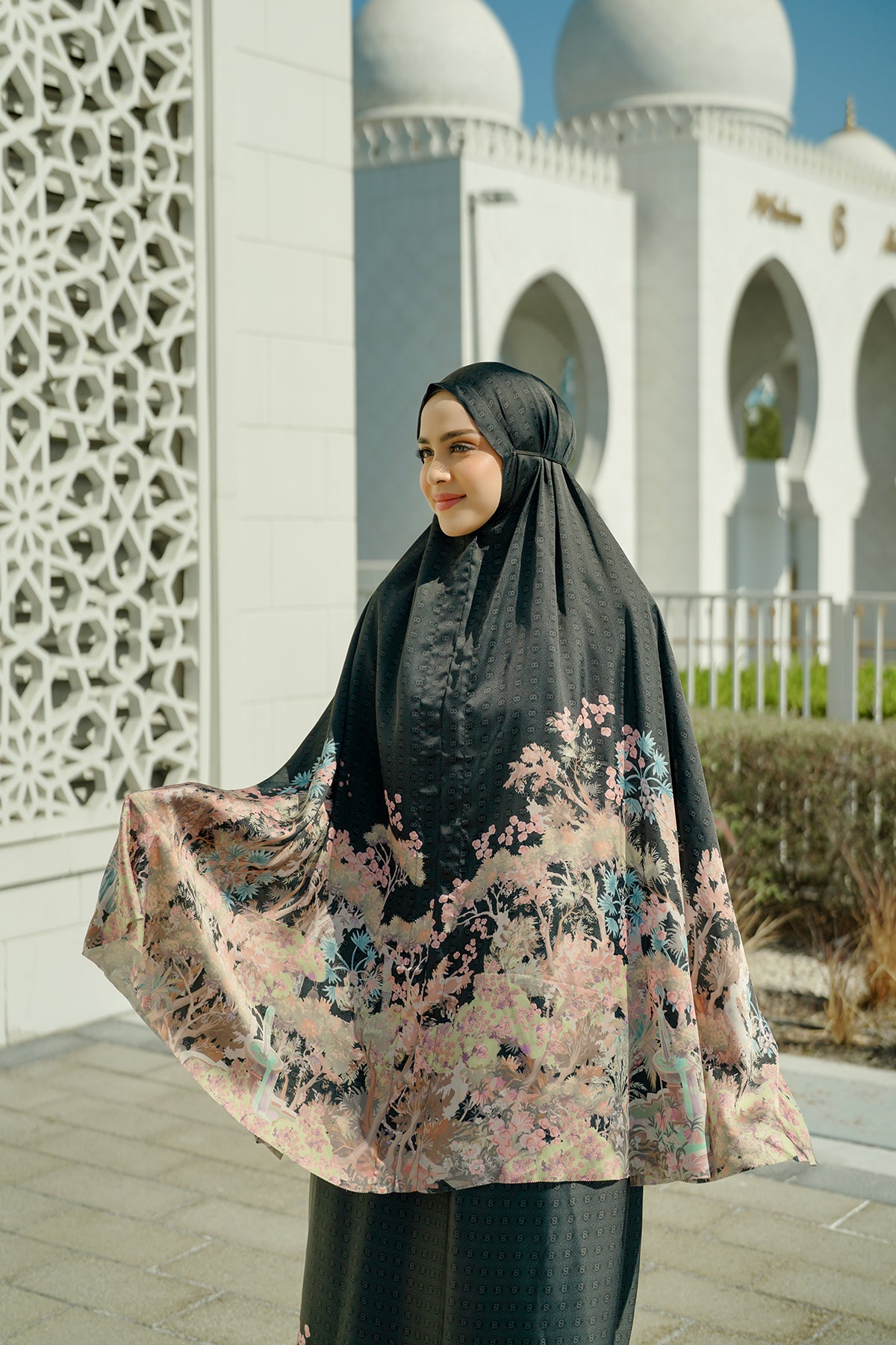 Al Qasr Prayer Robe - Mashrabiya