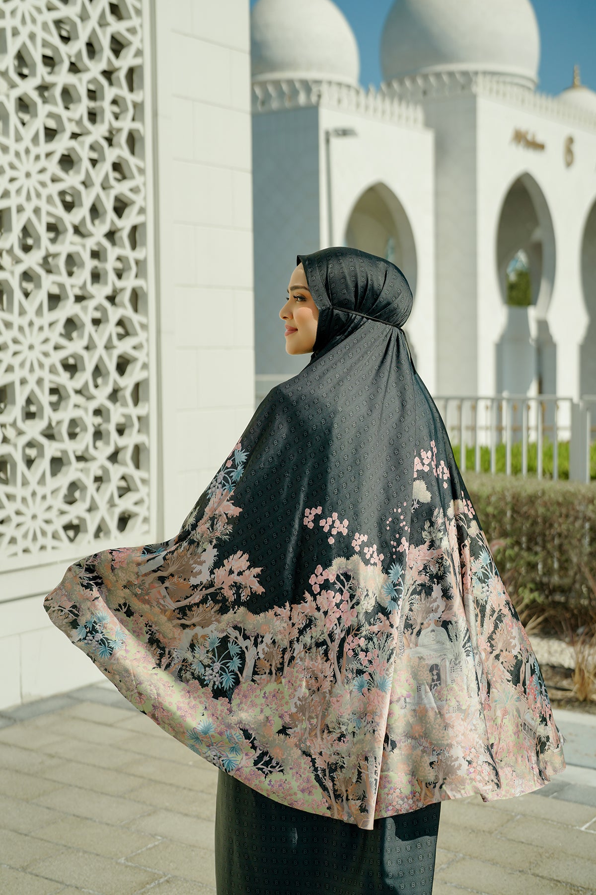 Al Qasr Prayer Robe - Mashrabiya