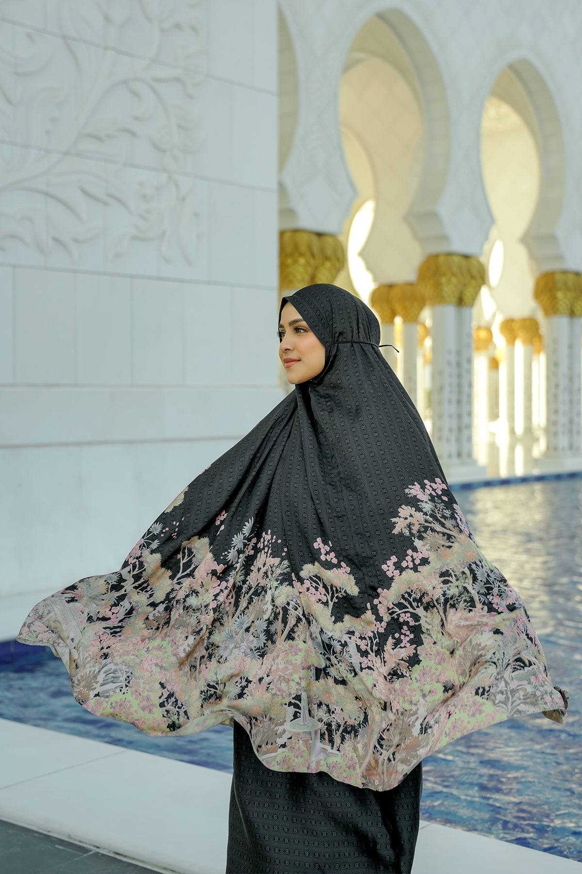 Al Qasr Prayer Robe - Mashrabiya