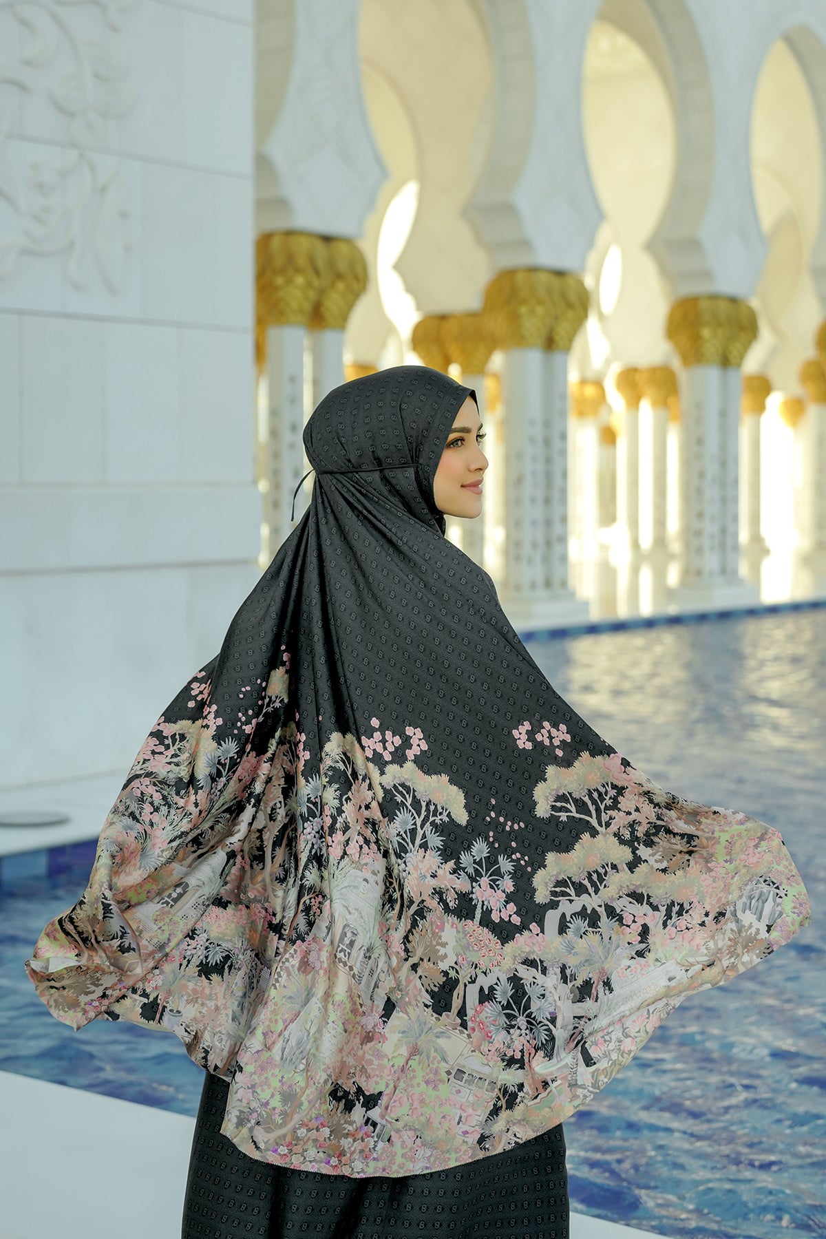 Al Qasr Prayer Robe - Mashrabiya