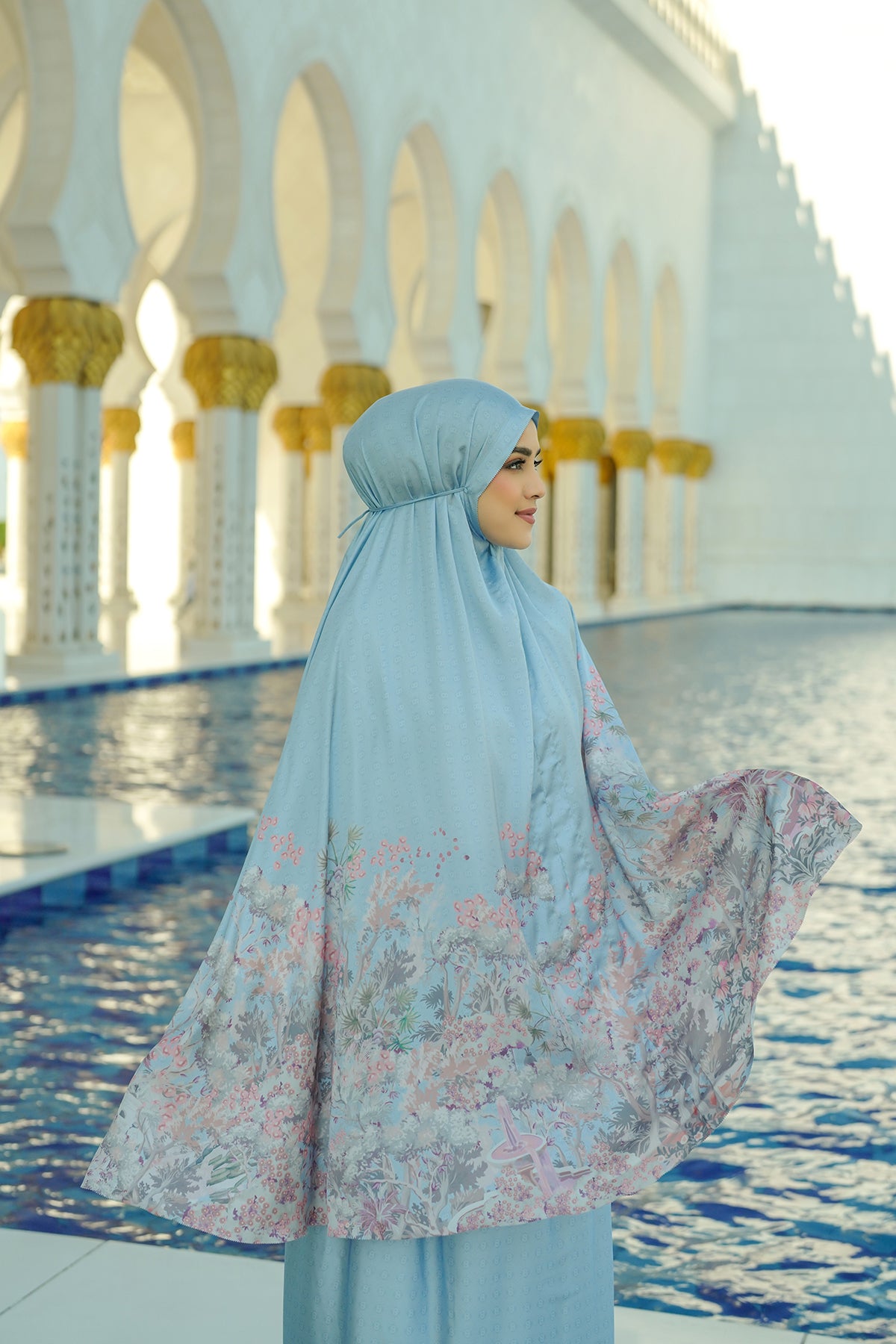 Al Qasr Prayer Robe - Mosaic