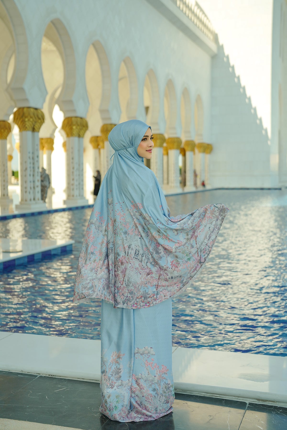 Al Qasr Prayer Robe - Mosaic