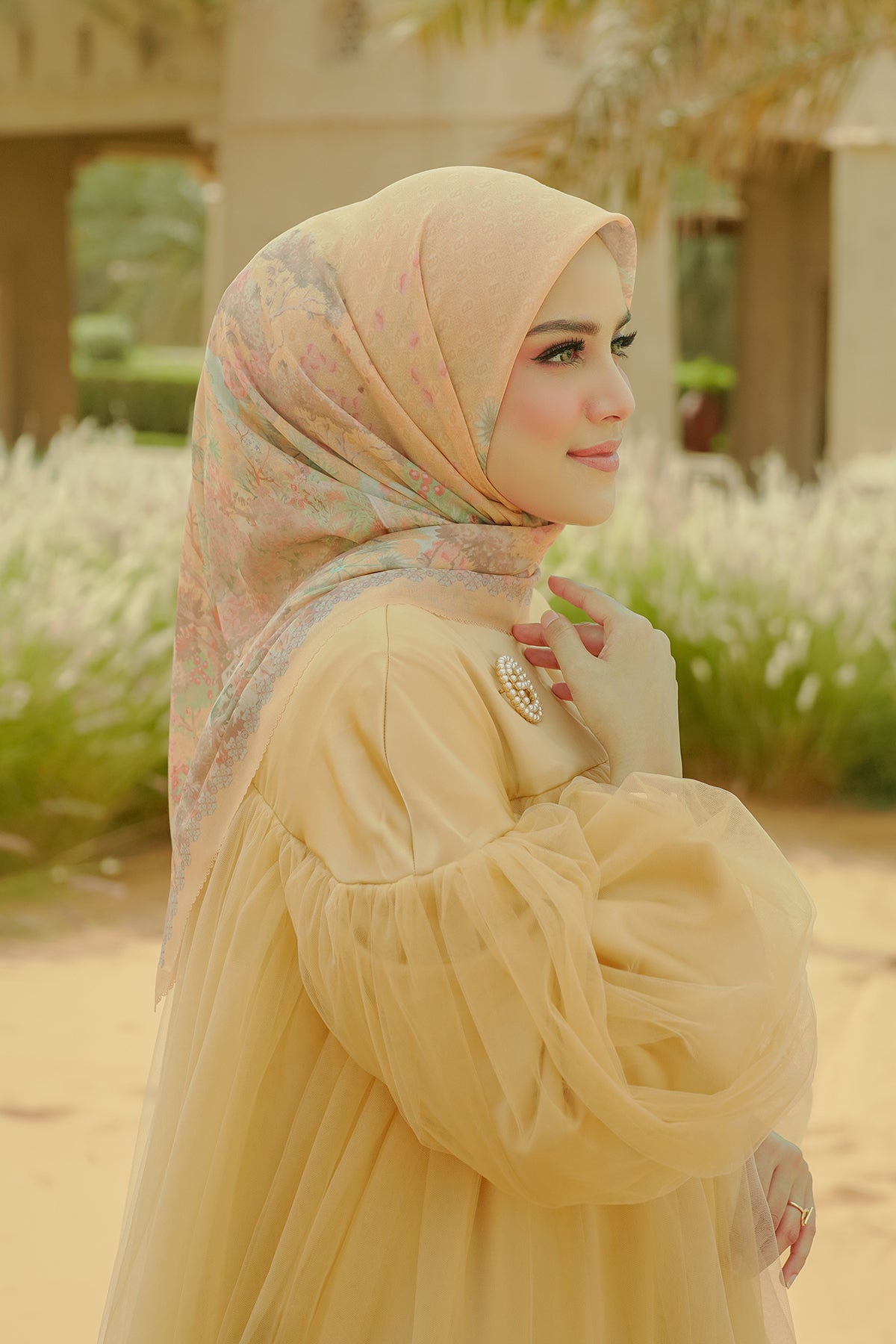 Al Qasr Square - Amber