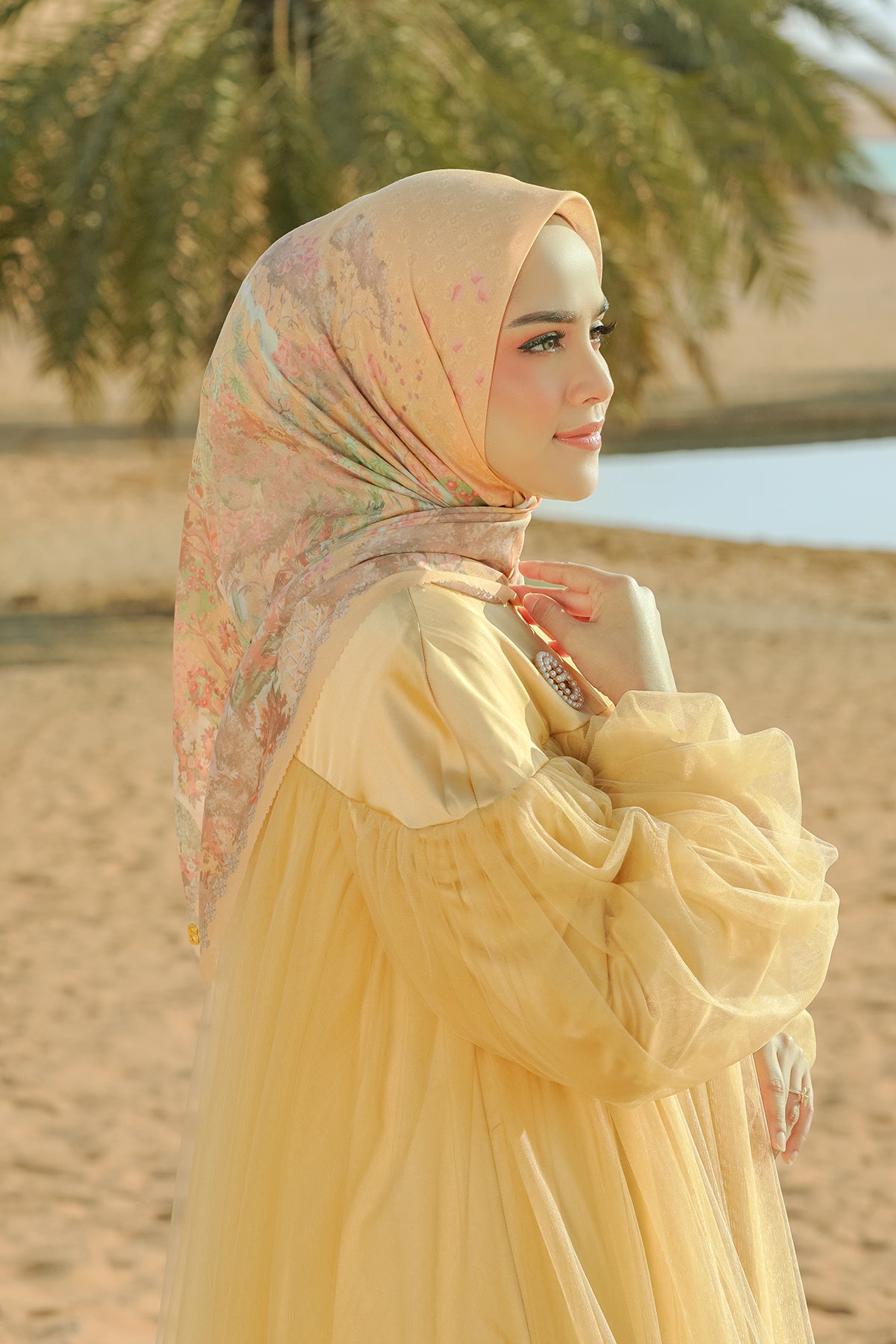 Al Qasr Square - Amber