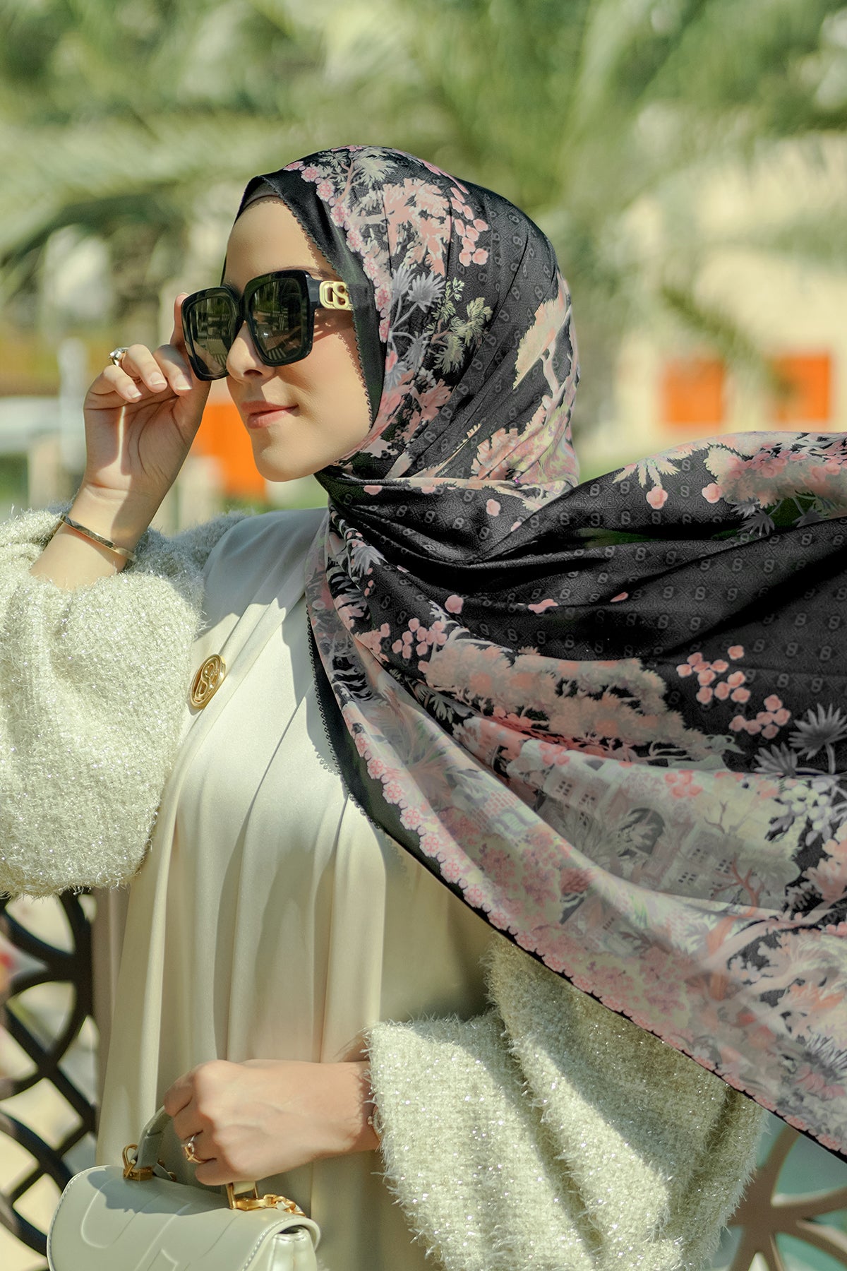 Al Qasr Satin Shawl - Mashrabiya