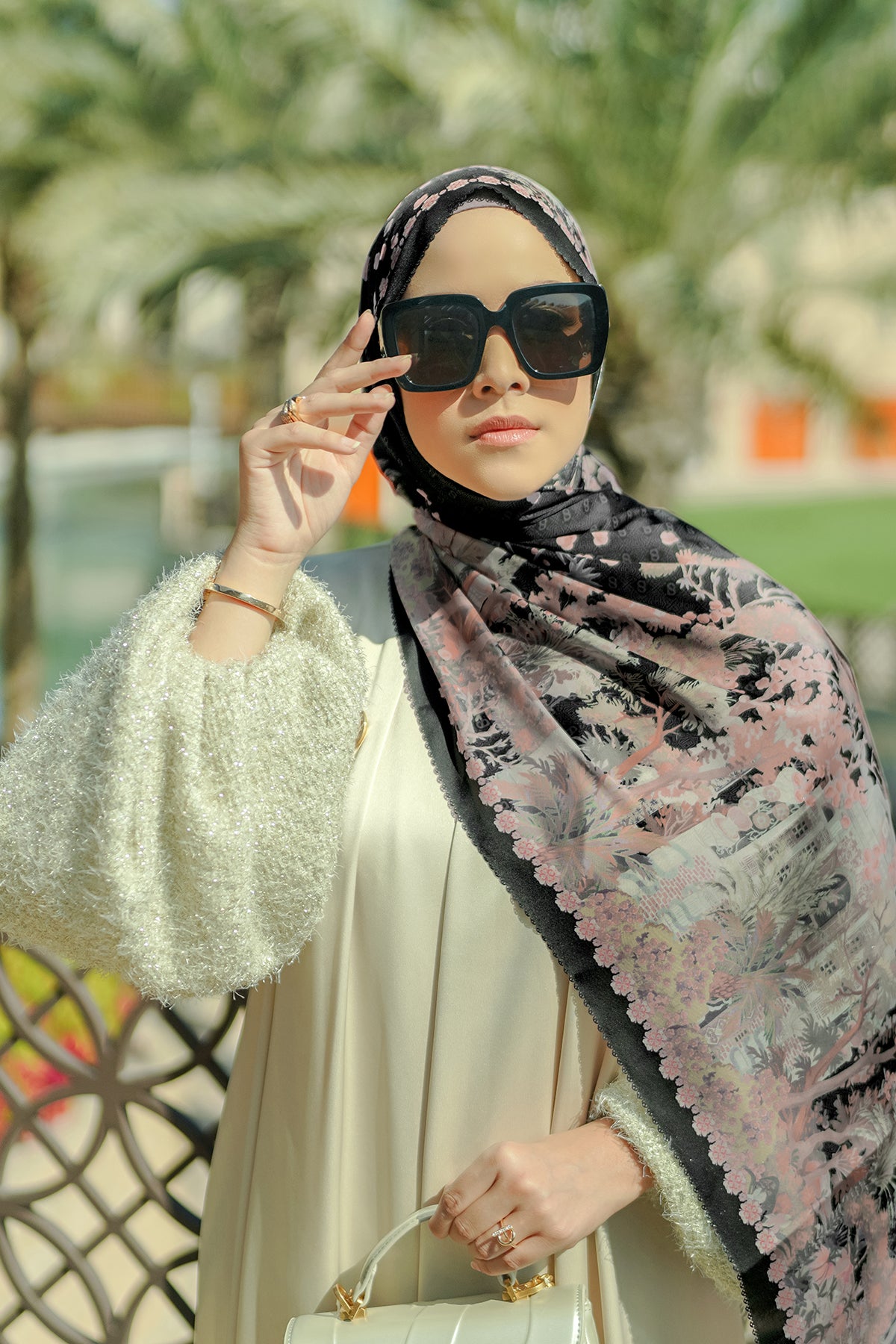 Al Qasr Satin Shawl - Mashrabiya