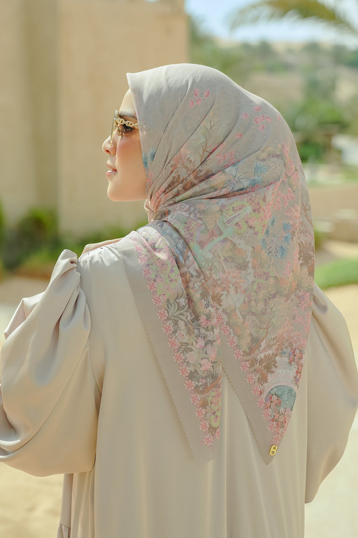 Al Qasr Square - Pottery