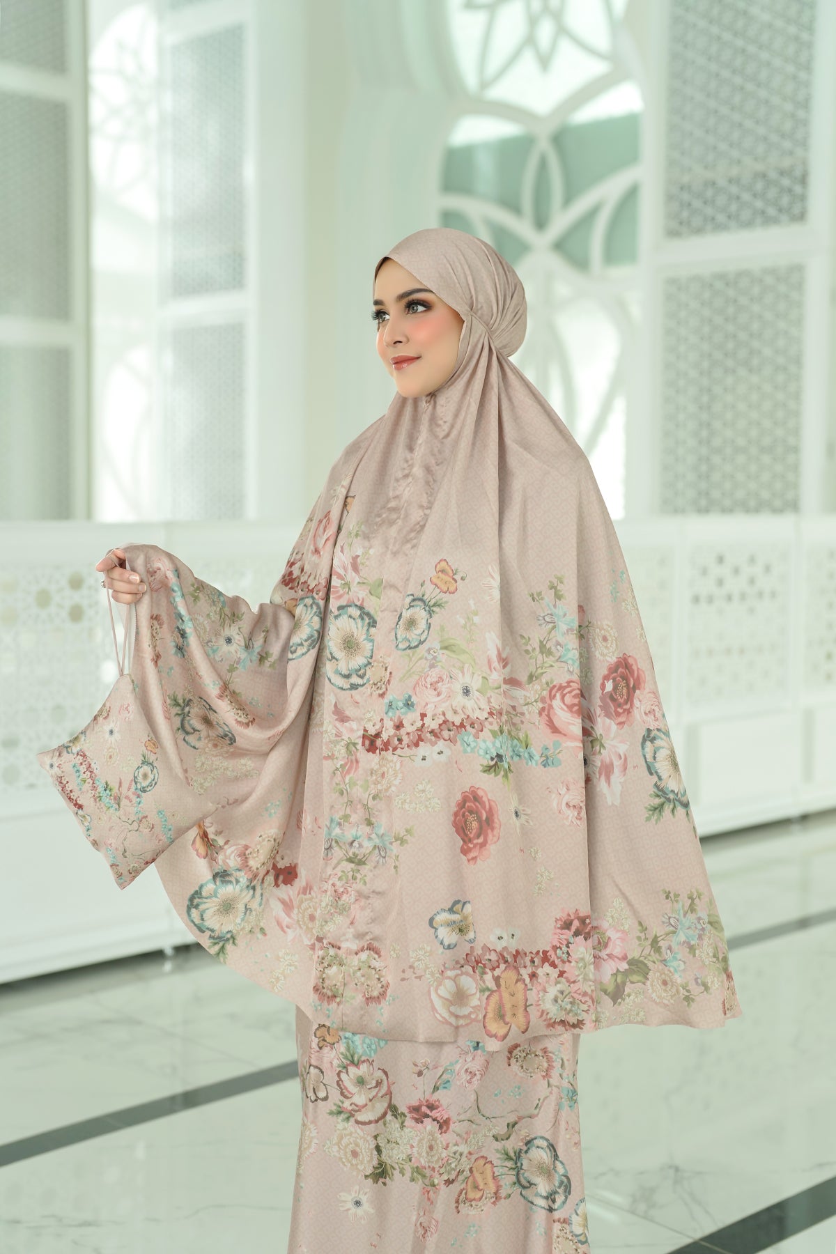 Blume Prayer Robe - Moonlight