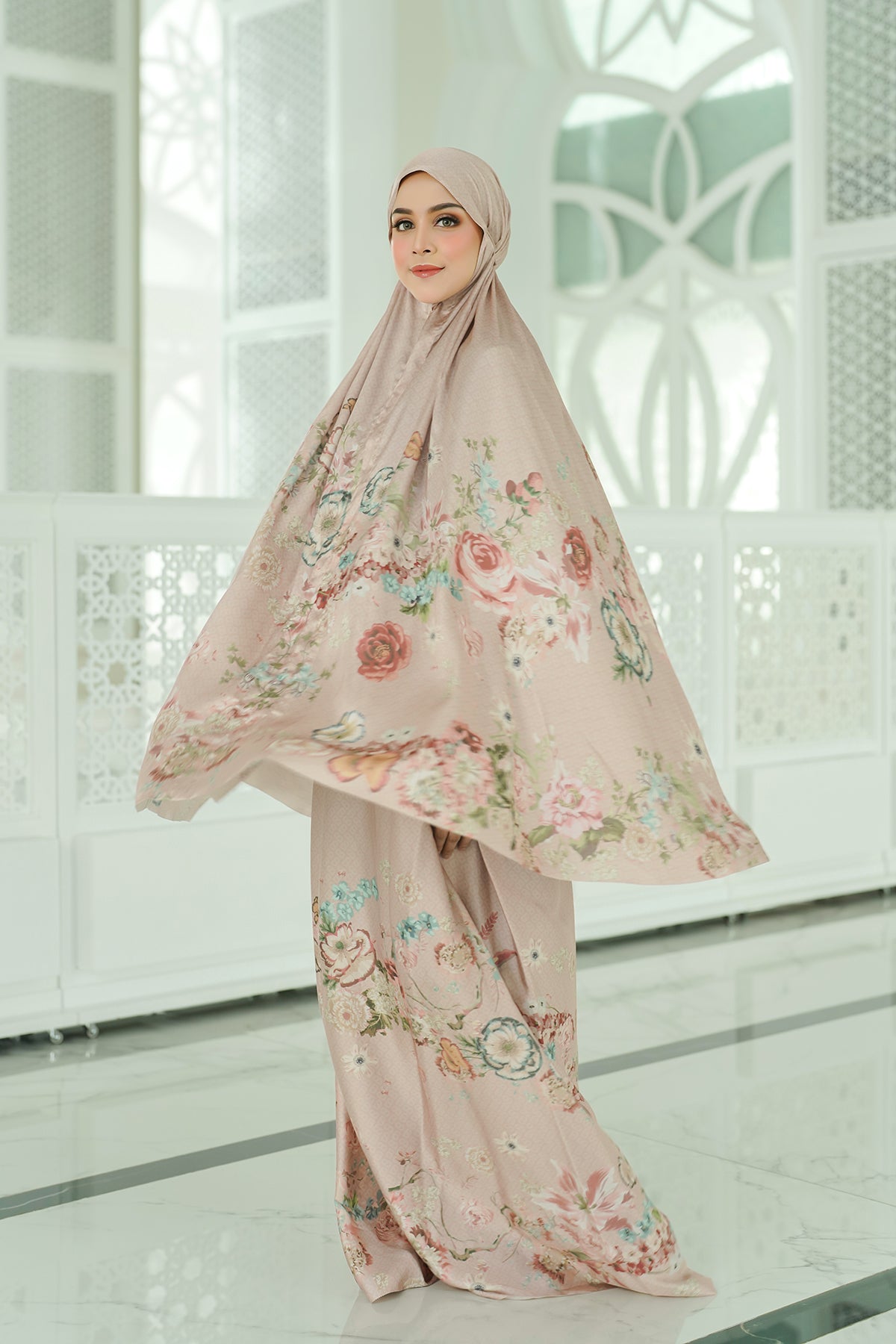 Blume Prayer Robe - Moonlight