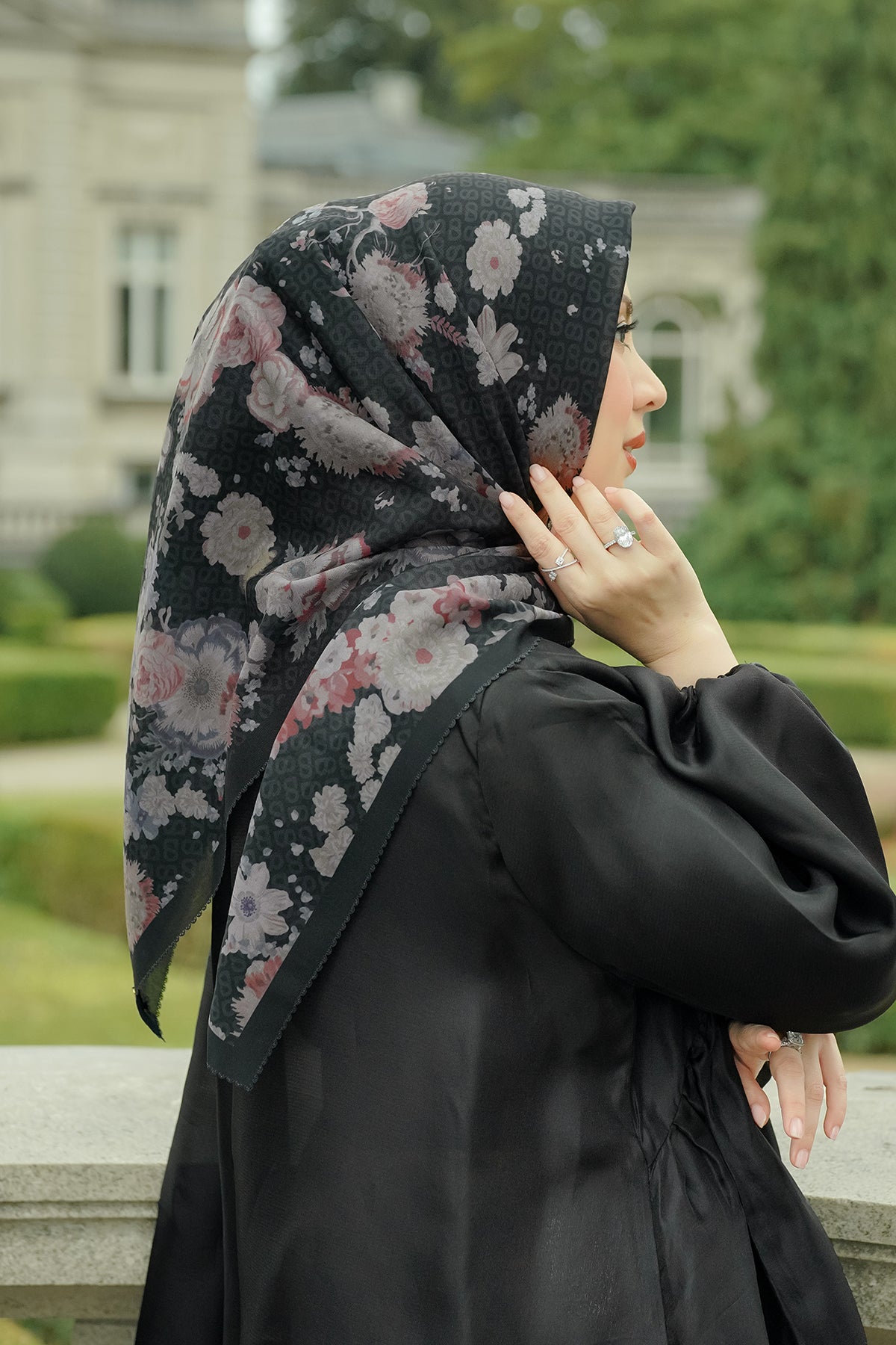 Blume Square - Jet Set