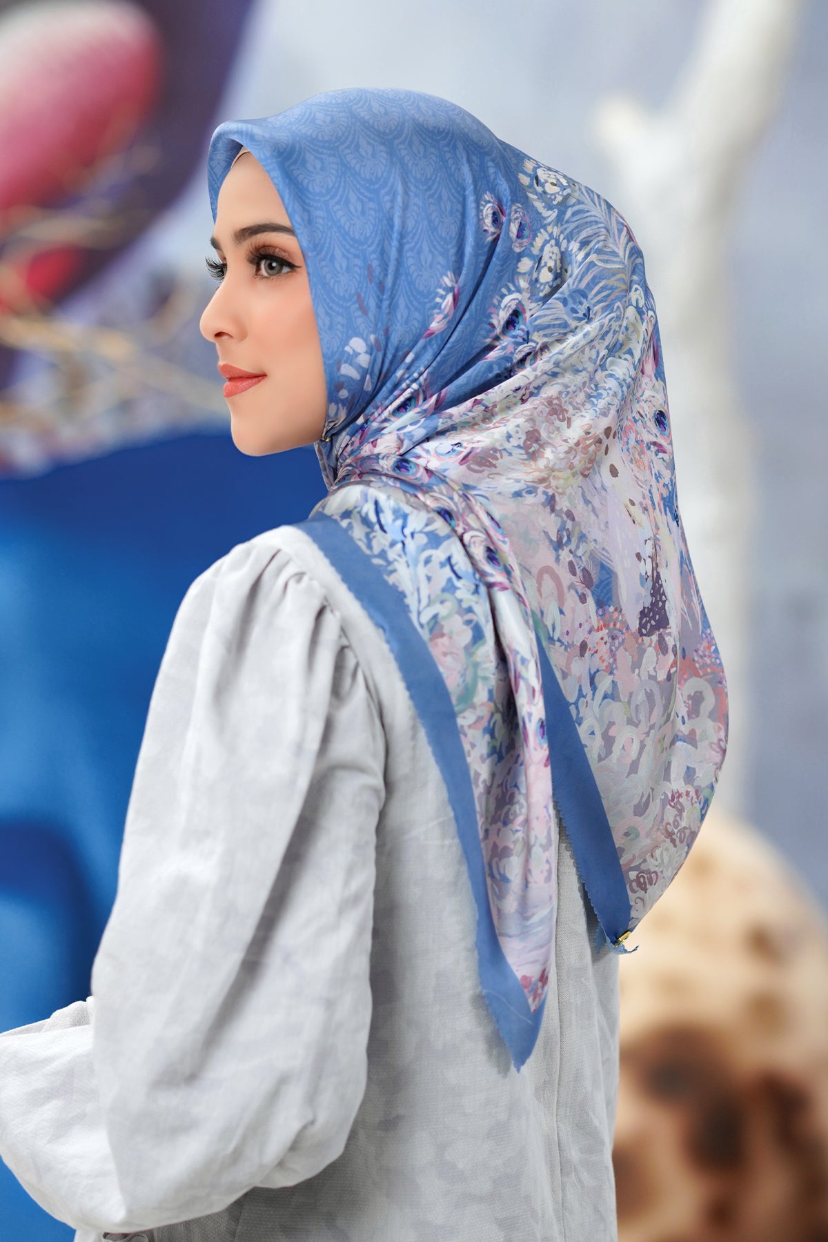 The Ederra Satin Square - Allure