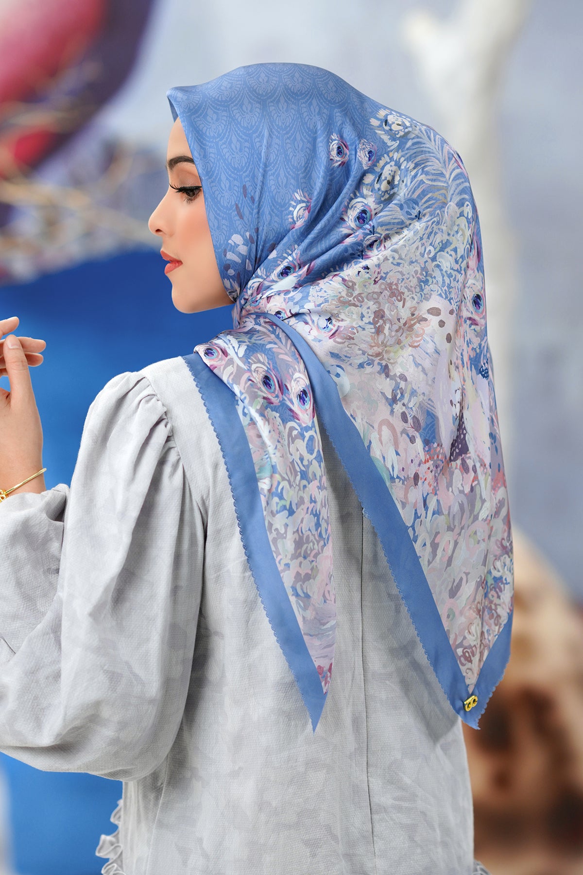 The Ederra Satin Square - Allure