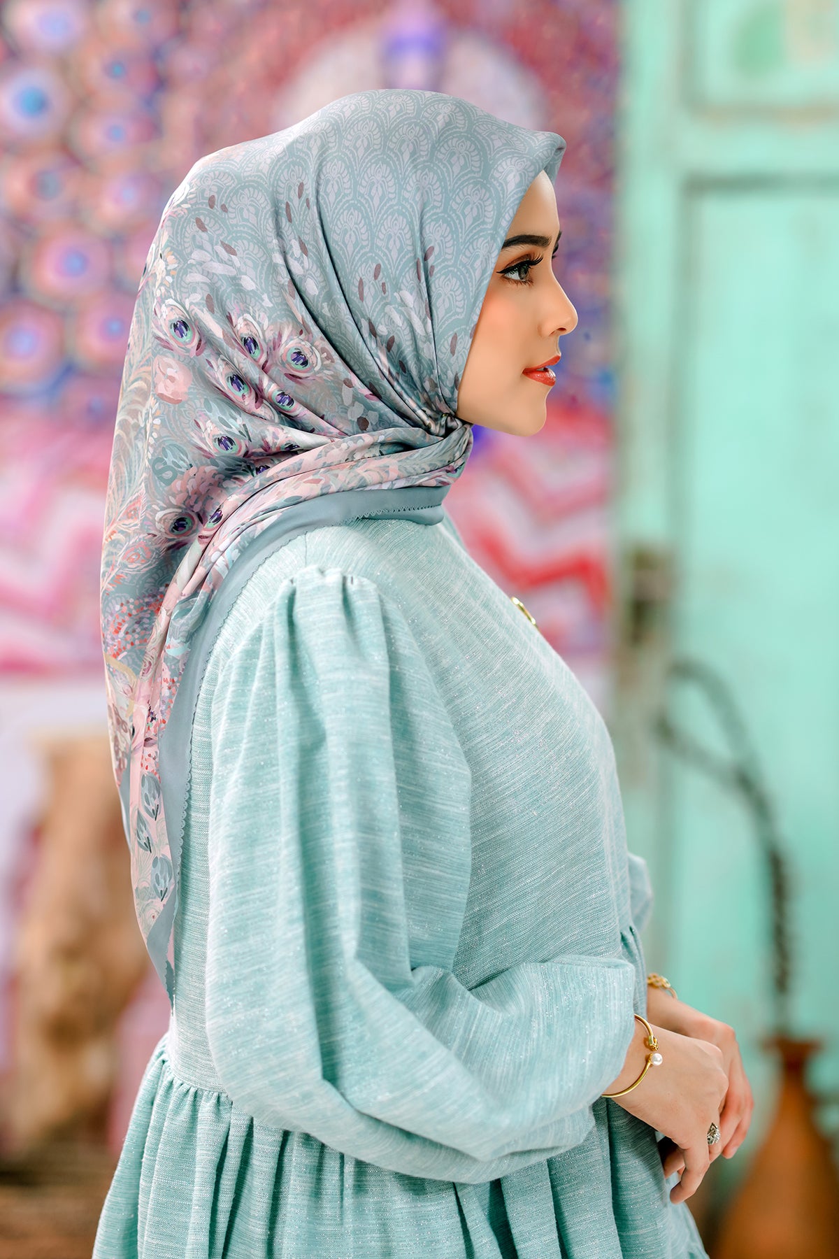 The Ederra Satin Square - Green Milieu