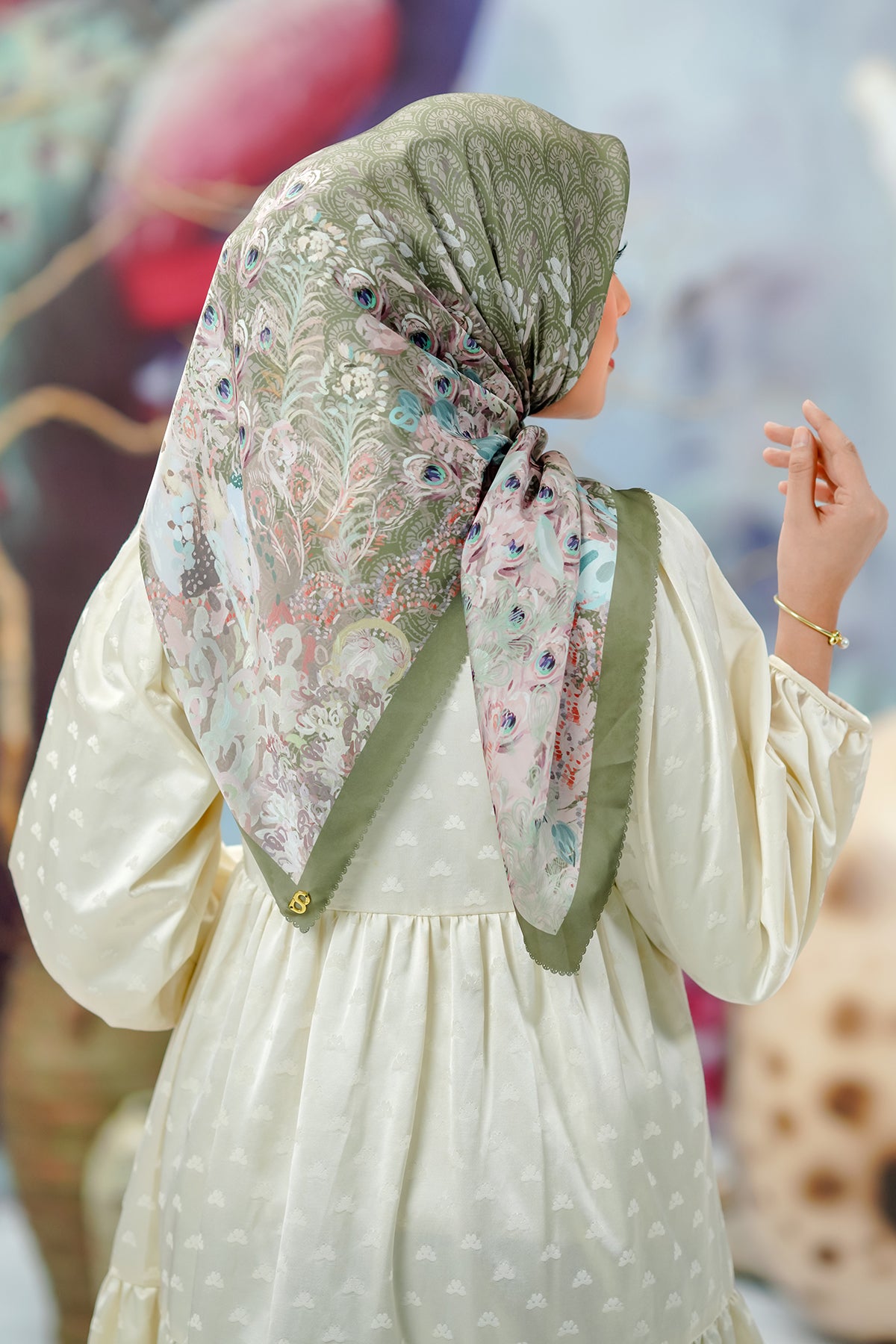 The Ederra Satin Square - Pickle